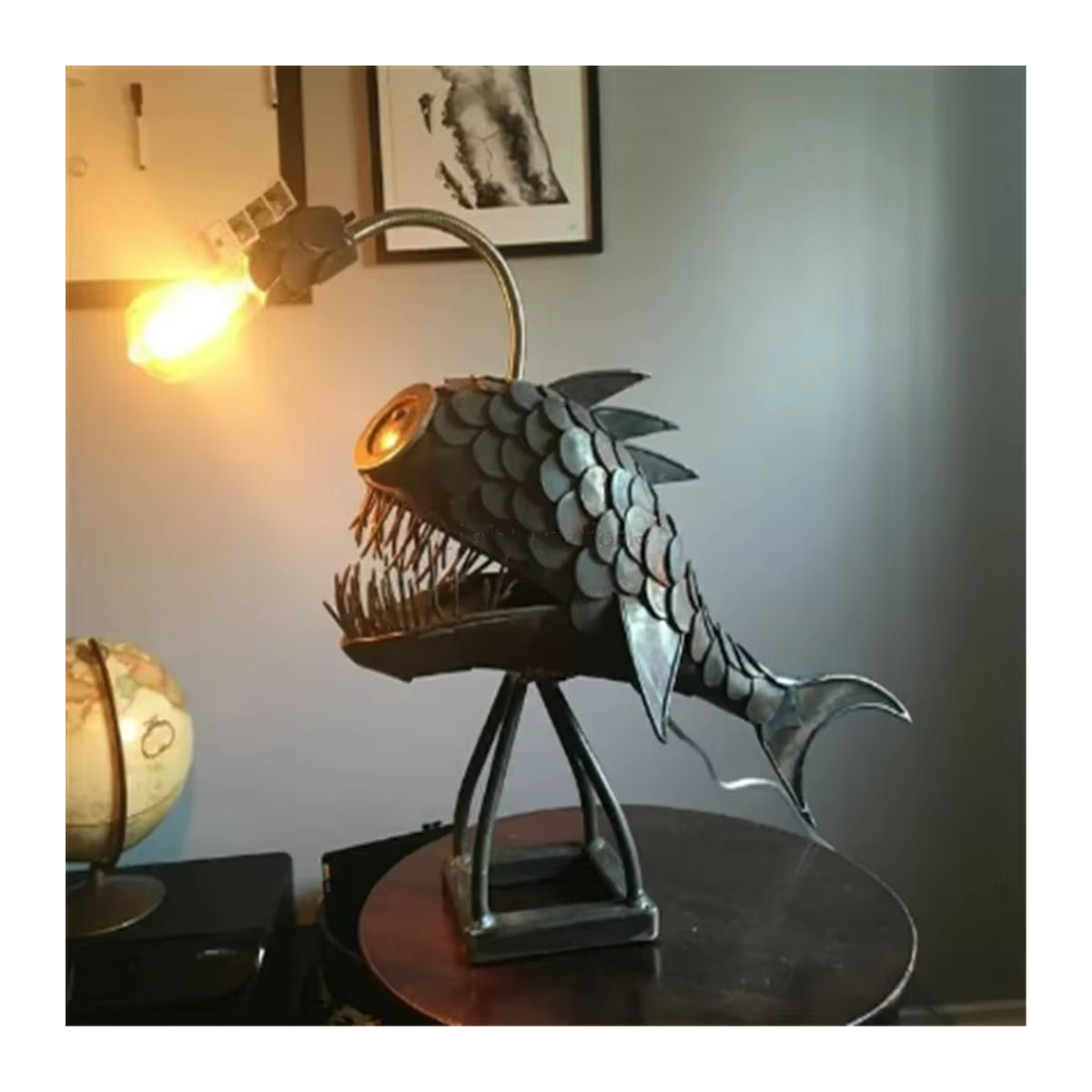Claeted Retro-Tischlampe Anglerfisch aus Metall in Schwarz mit flexiblem Lampenkopf - Bild 2