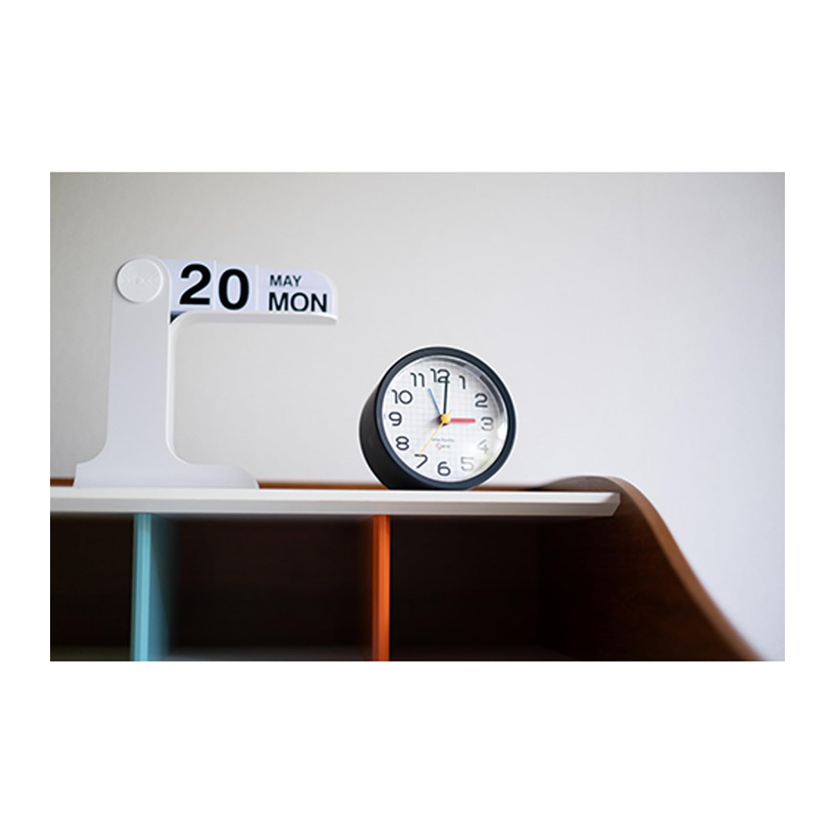 Commune Bauhaus Wecker Bayer Alarm RO in Schwarz mit Weck- und Schlummerfunktion - Bild 2