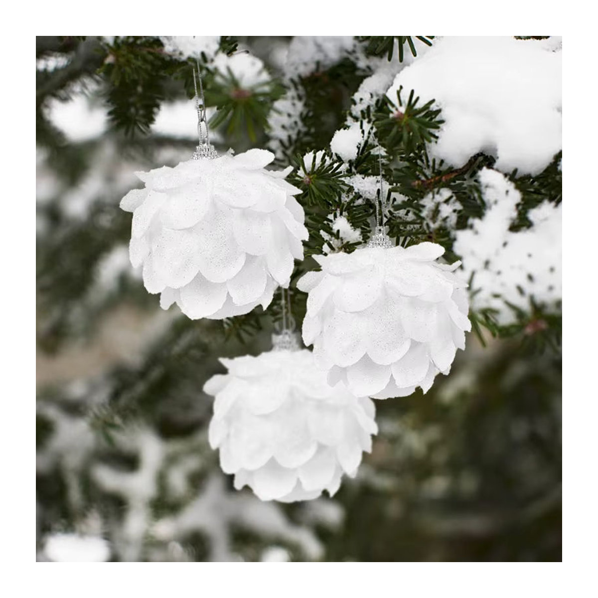 CYZIWEIN Weihnachtskugel-Hängeornament in Weiß mit glitzernden Blumen- und Tannenzapfen-Details, Durchmesser: 8 cm - Bild 2