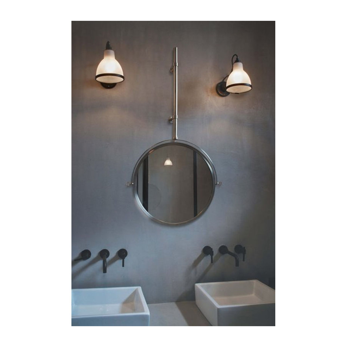 DCWéditions Wandleuchte Gras N 304 Bathroom Cl in Weiß aus Stahl und Glas im Industrial-Stil - Bild 1