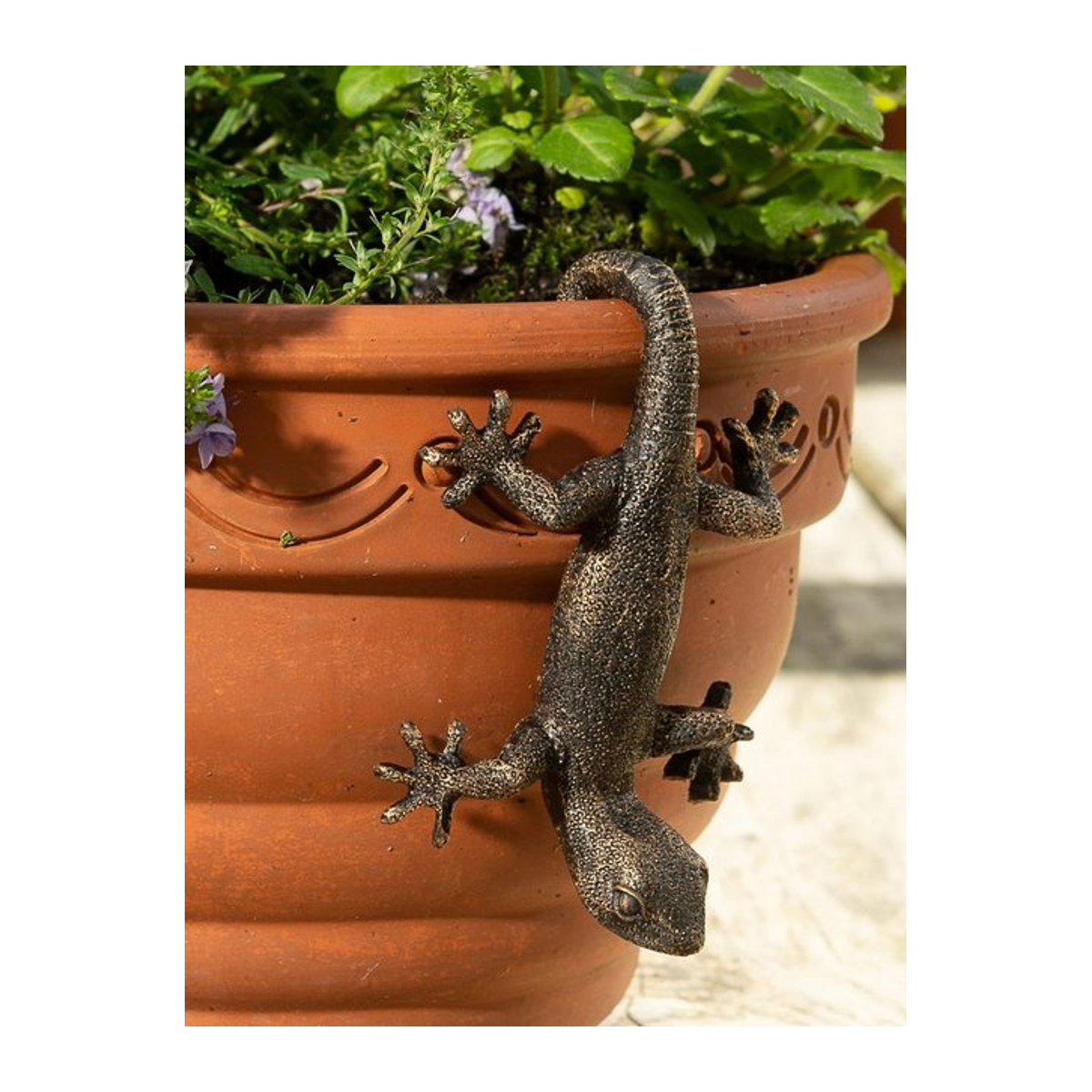 Dekorative Gecko Pflanzfigur als hängendes Gartenornament für Terrasse und Hof - Bild 1