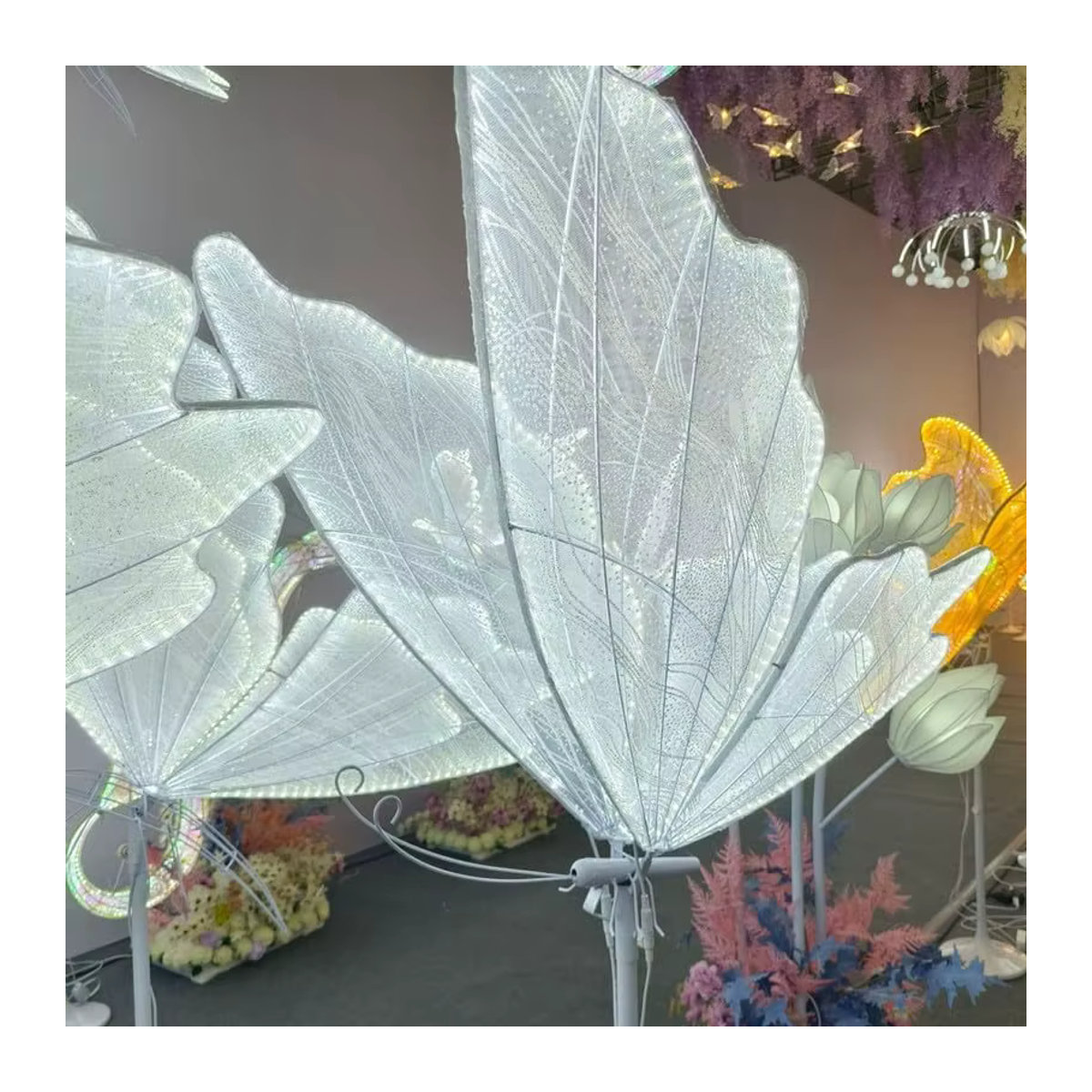 Dekorative LED-Schmetterlingslichter in Warmweiß für Hochzeiten und Partys, Durchmesser: 60 cm - Bild 3
