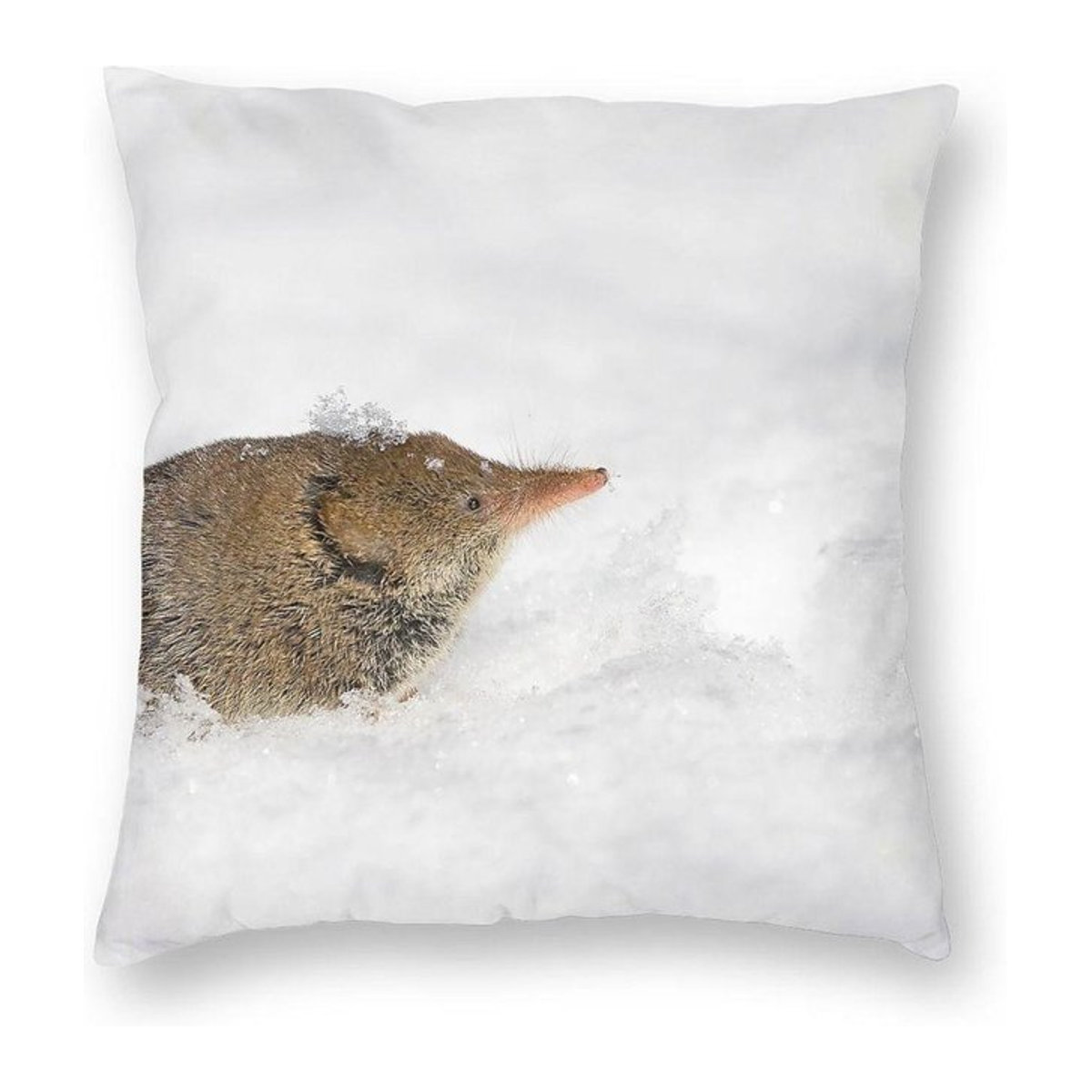 Dekorative quadratische Kissenhülle Spitzmaus aus Schnee mit Reißverschluss aus Polyester und Leinen in Peach Skin, B/T/H: 45 x 45 cm - Bild 1