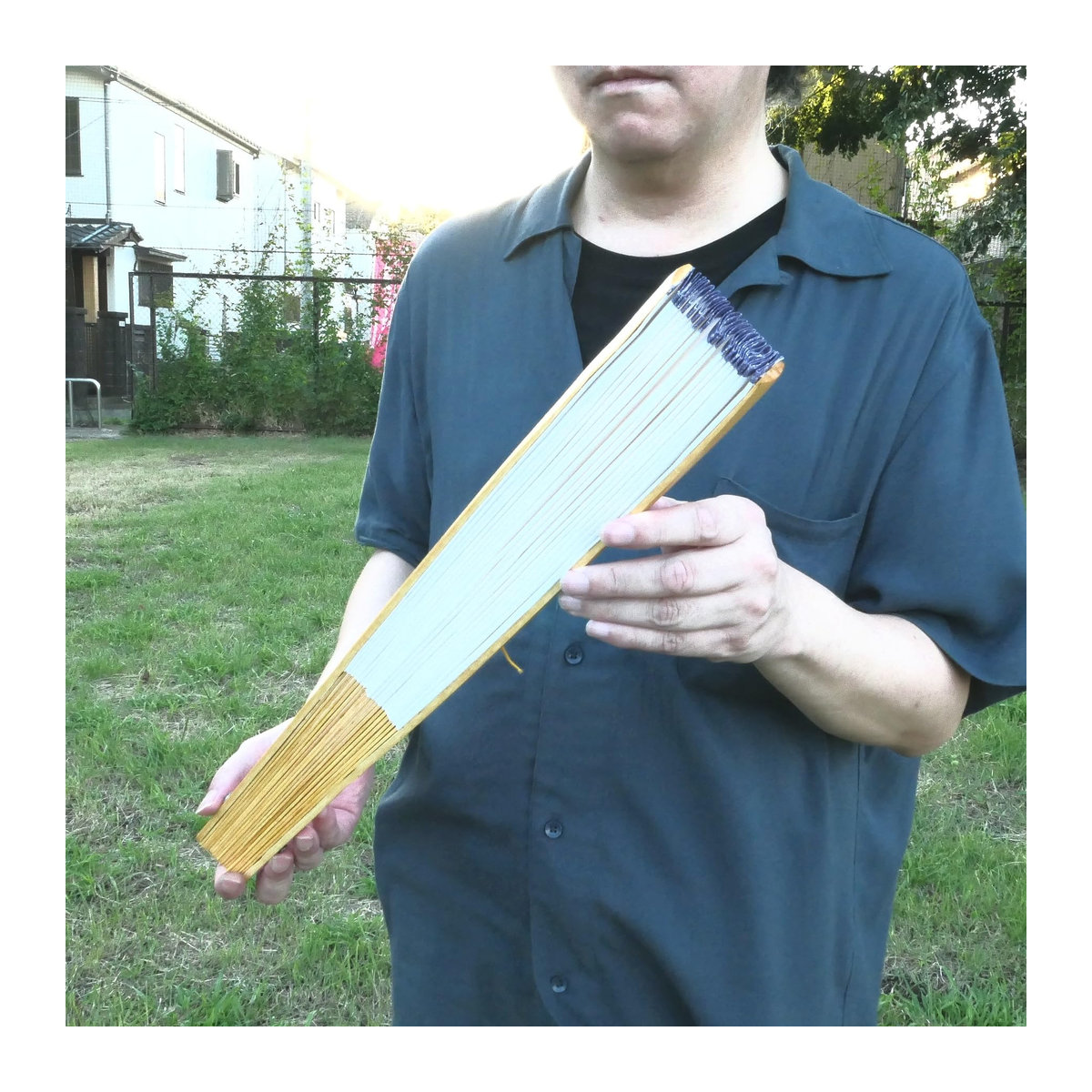 Dekorativer Fächer von VALLETTA JAPAN in Weiß aus Kraftpapier, Durchmesser: 50 cm - Bild 2