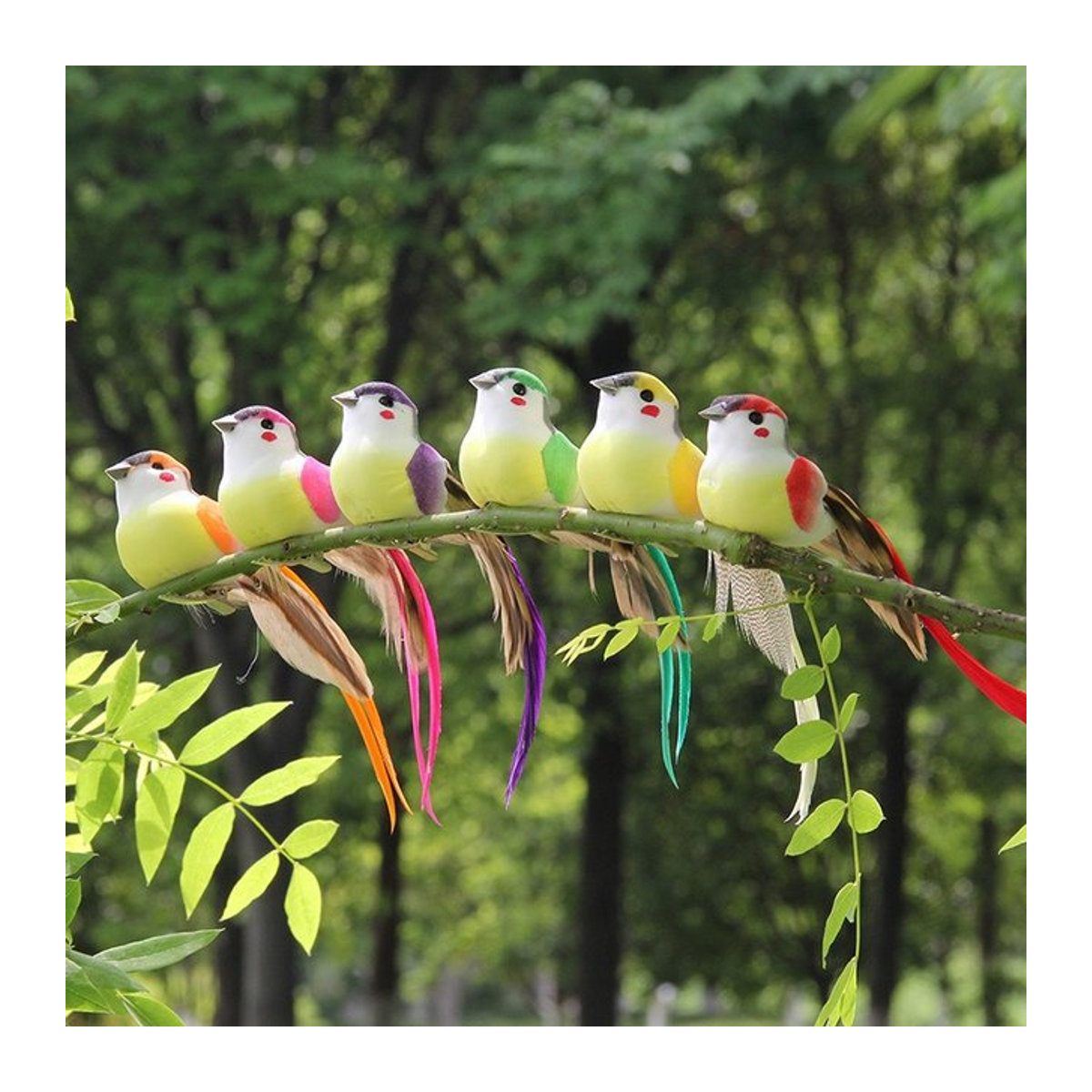 Dekorativer Kunstvogel aus Schaum und Federn in Grün für Gartenarbeit und Bastelarbeiten - Bild 1