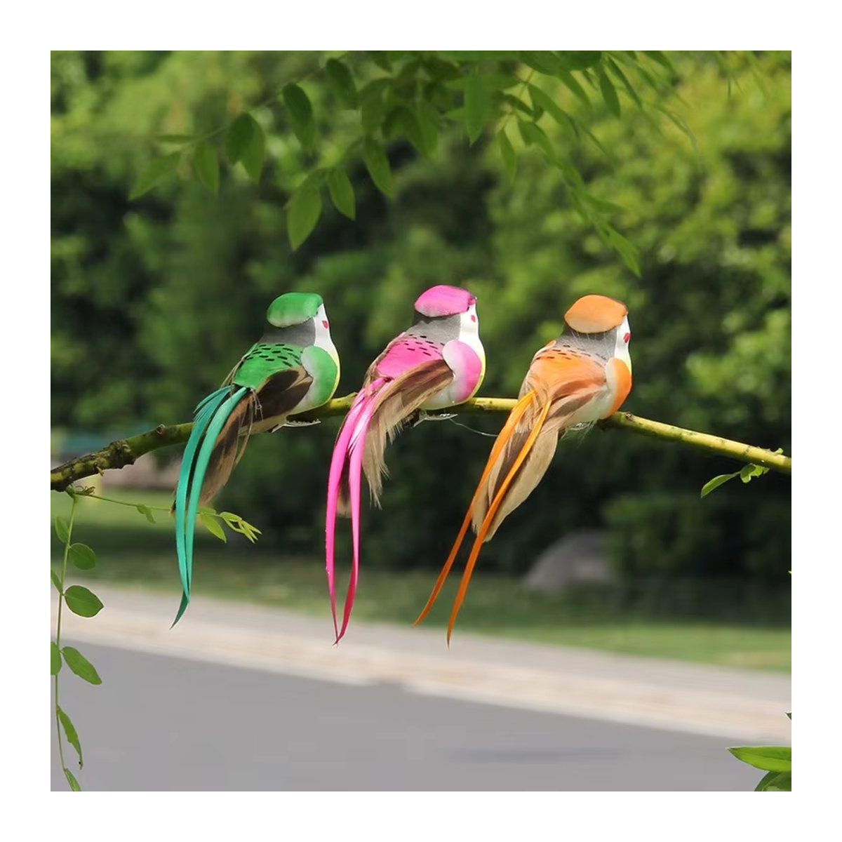 Dekorativer Kunstvogel aus Schaum und Federn in Grün für Gartenarbeit und Bastelarbeiten - Bild 3