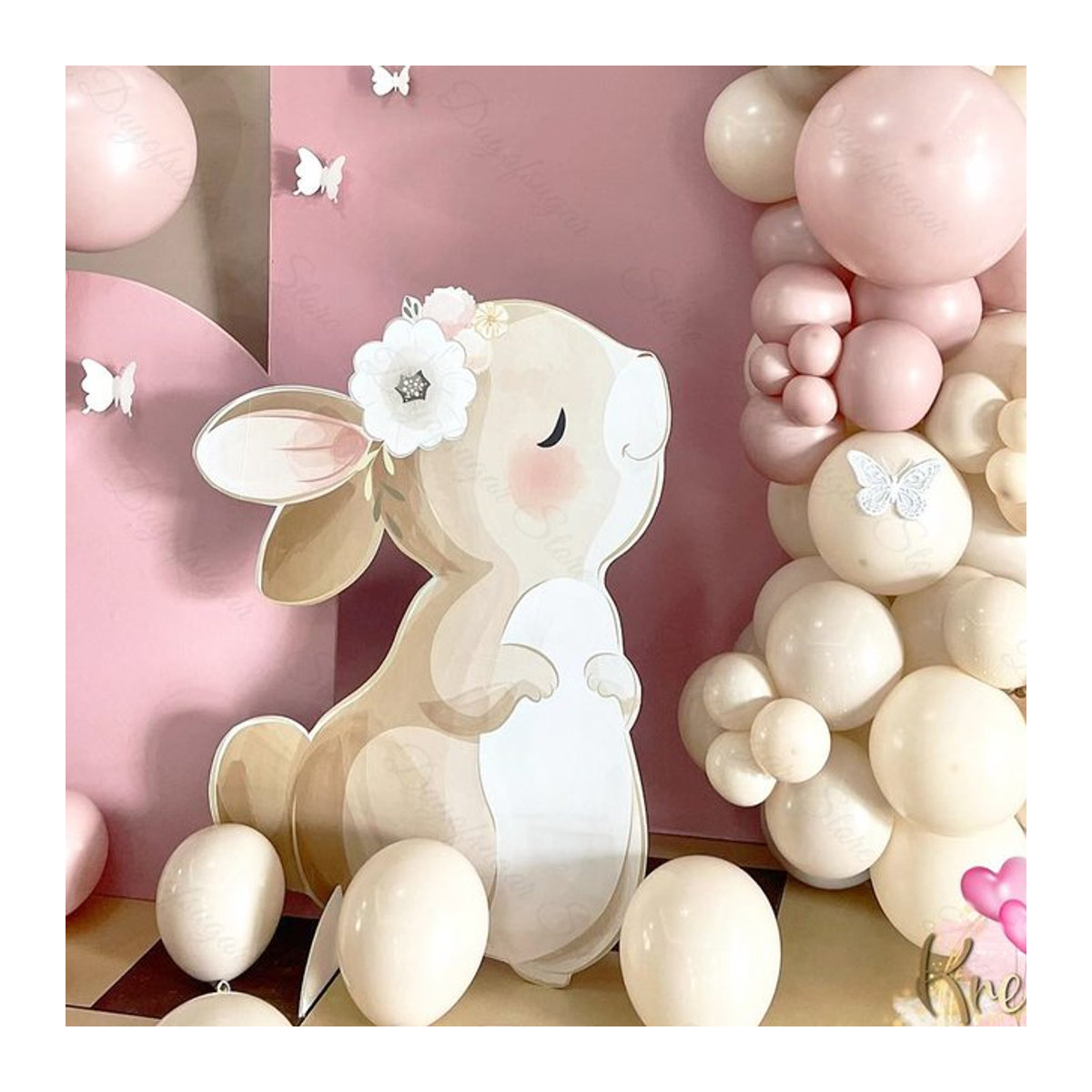 Dekorativer Mosaik-Bogen mit Blumen, Kaninchen und Schmetterlingen in Beige für Babyparty oder Geburtstag, Breite: 92 cm - Bild 1
