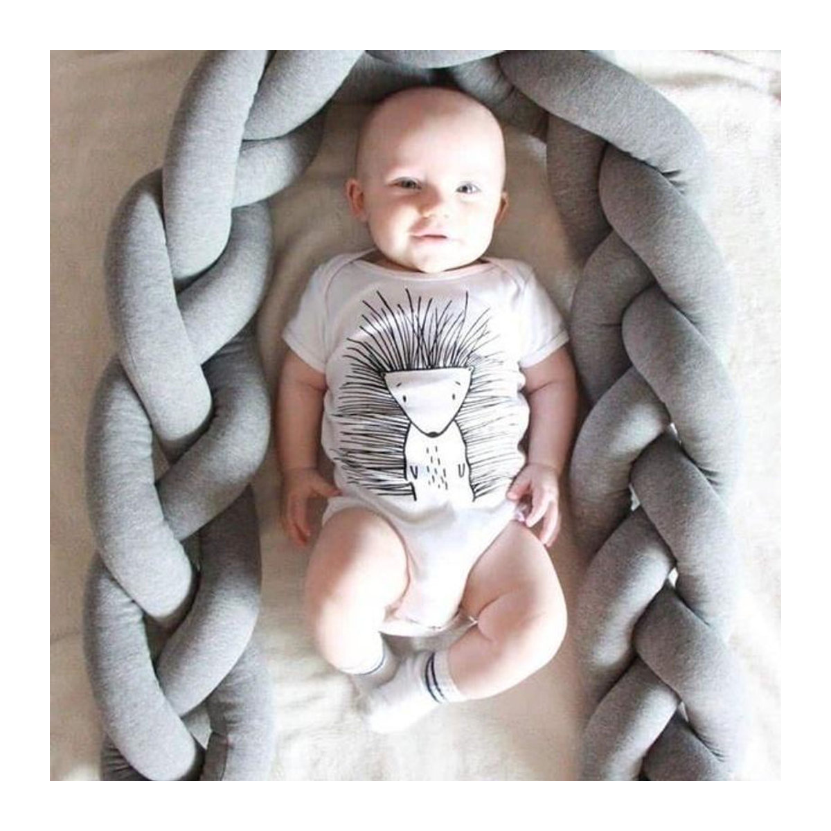 Dekoratives Baby-Bettnestchen aus weichem Gewebe mit farbigem Streifenmuster in Beige/Grau, 1m Länge - Bild 4