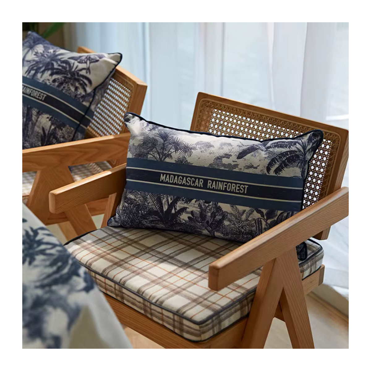 Dekoratives Kissen mit Natur Regenwald Druck in Blau für Sofa und Wohnzimmer - Bild 4