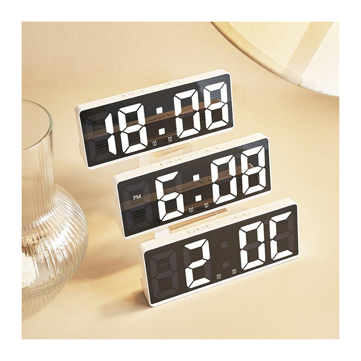 Digitaler Wecker Happy NieNie 2022 mit Sprachsteuerung und Thermometer, LED-Tischuhr mit Datumsanzeige und Beleuchtung, Schwarz/Rot/Weiß, B/H/T: 15,5 x 6,2 x 6,2 cm - Bild 12