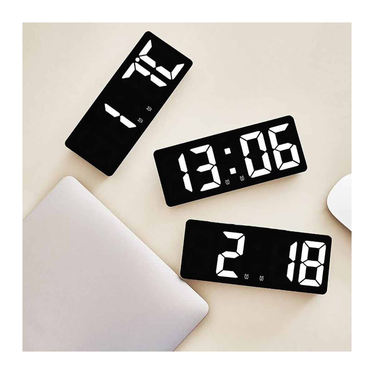 Digitaler Wecker Happy NieNie 2022 mit Sprachsteuerung und Thermometer, LED-Tischuhr mit Datumsanzeige und Beleuchtung, Schwarz/Rot/Weiß, B/H/T: 15,5 x 6,2 x 6,2 cm - Bild 3