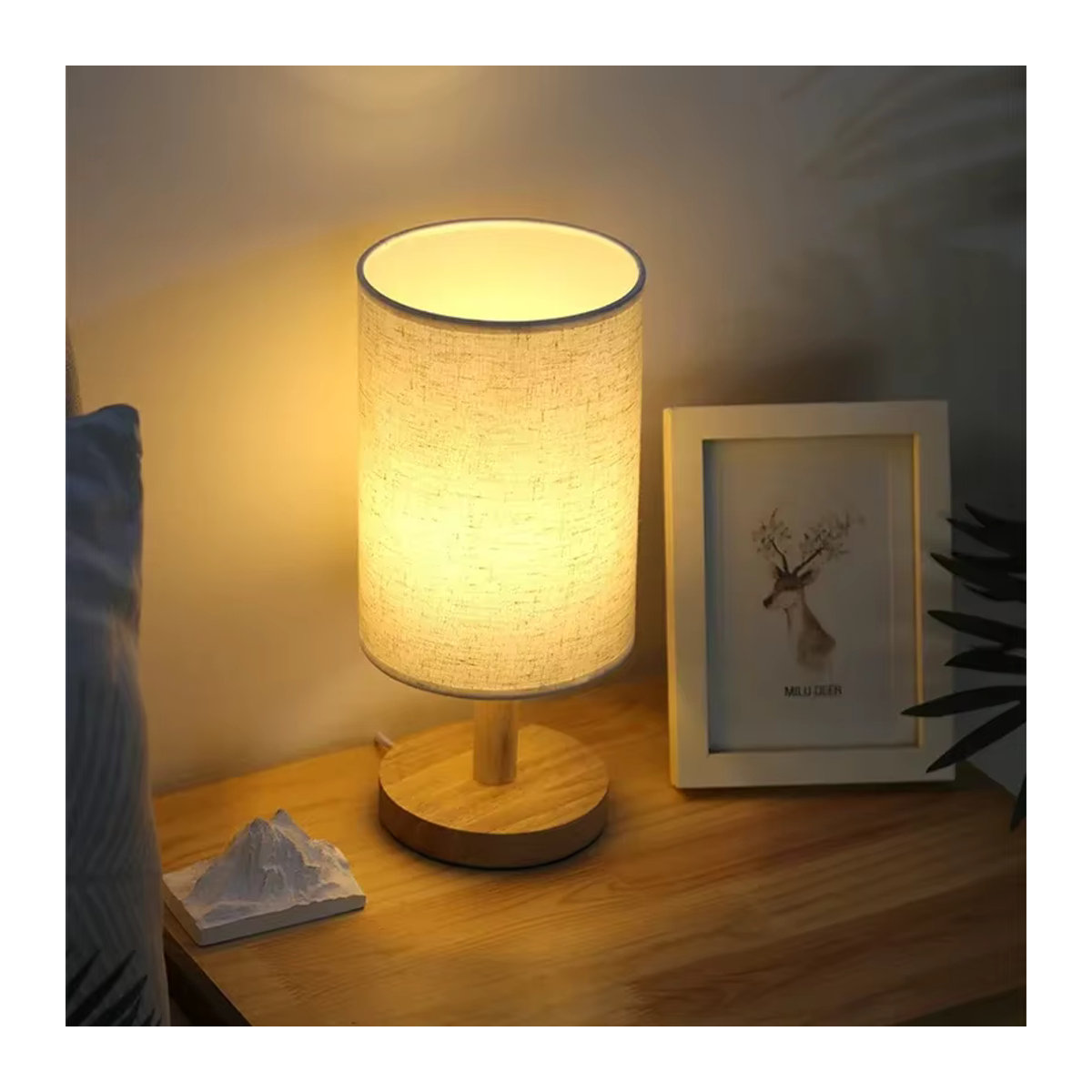 Dimmbare LED-Tischlampe im Retro-Stil mit Stoff-Lampenschirm und USB-Anschluss - Bild 2