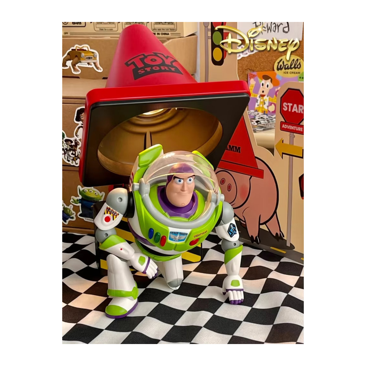 Disney Buzz Lightyear Lichtfiguren Ornament aus der Toy Story Serie mit Beleuchtung - Bild 2