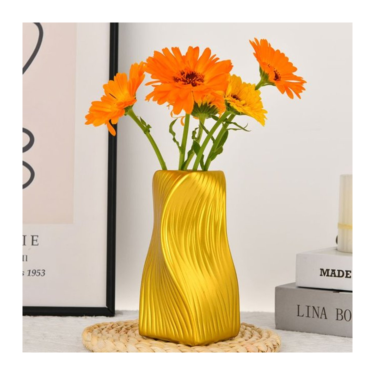 Durant Wellenvase aus Kunstharz in Gold – Moderne abstrakte Dekovase im Bohemian-Stil für Schnittblumen - Bild 1
