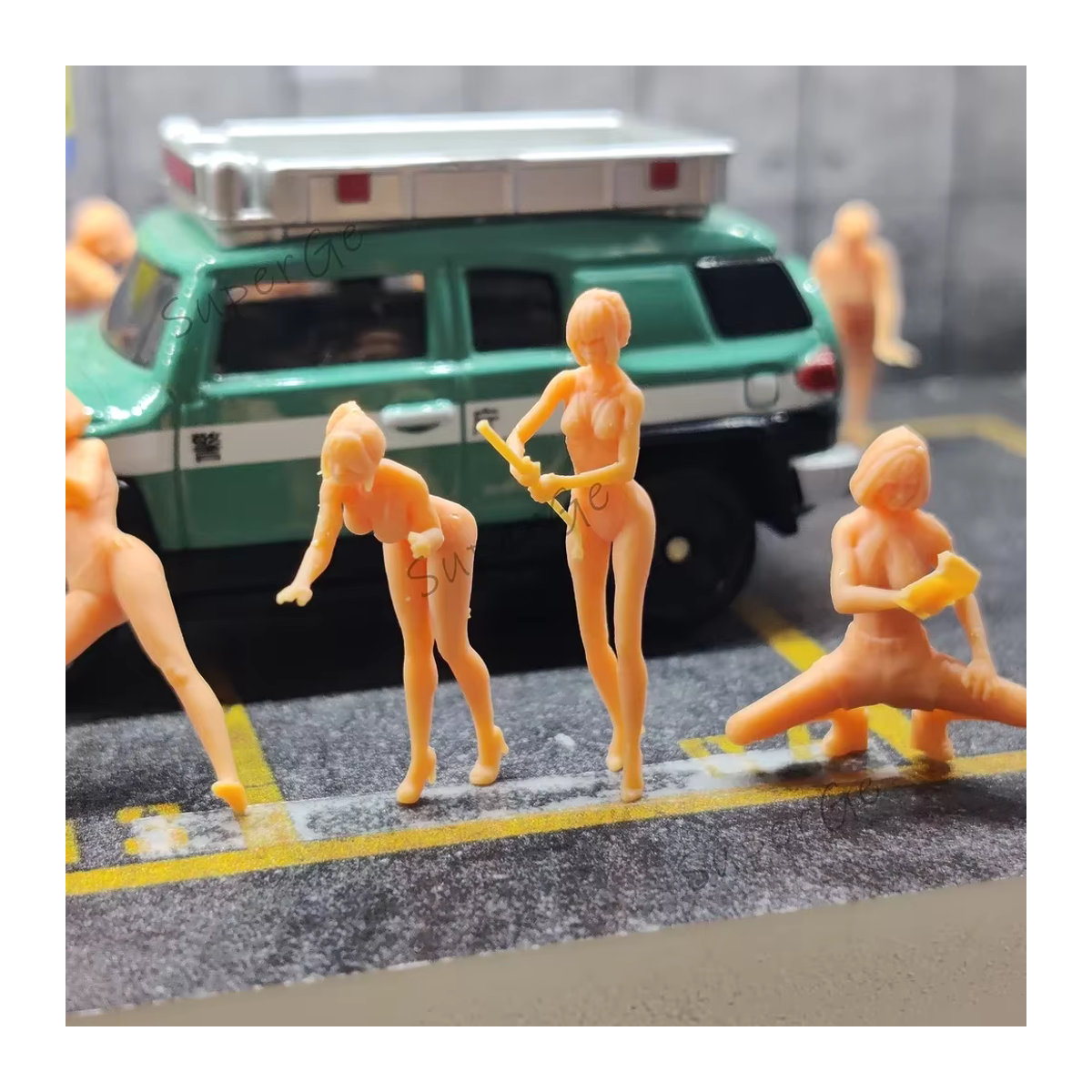 EHCMODEL Miniatur Diorama Auto Waschen Frau aus Kunstharz, Unbemalte Modellfigur für Maßstab 1/64 1/50 1/43, Mehrfarbig - Bild 2