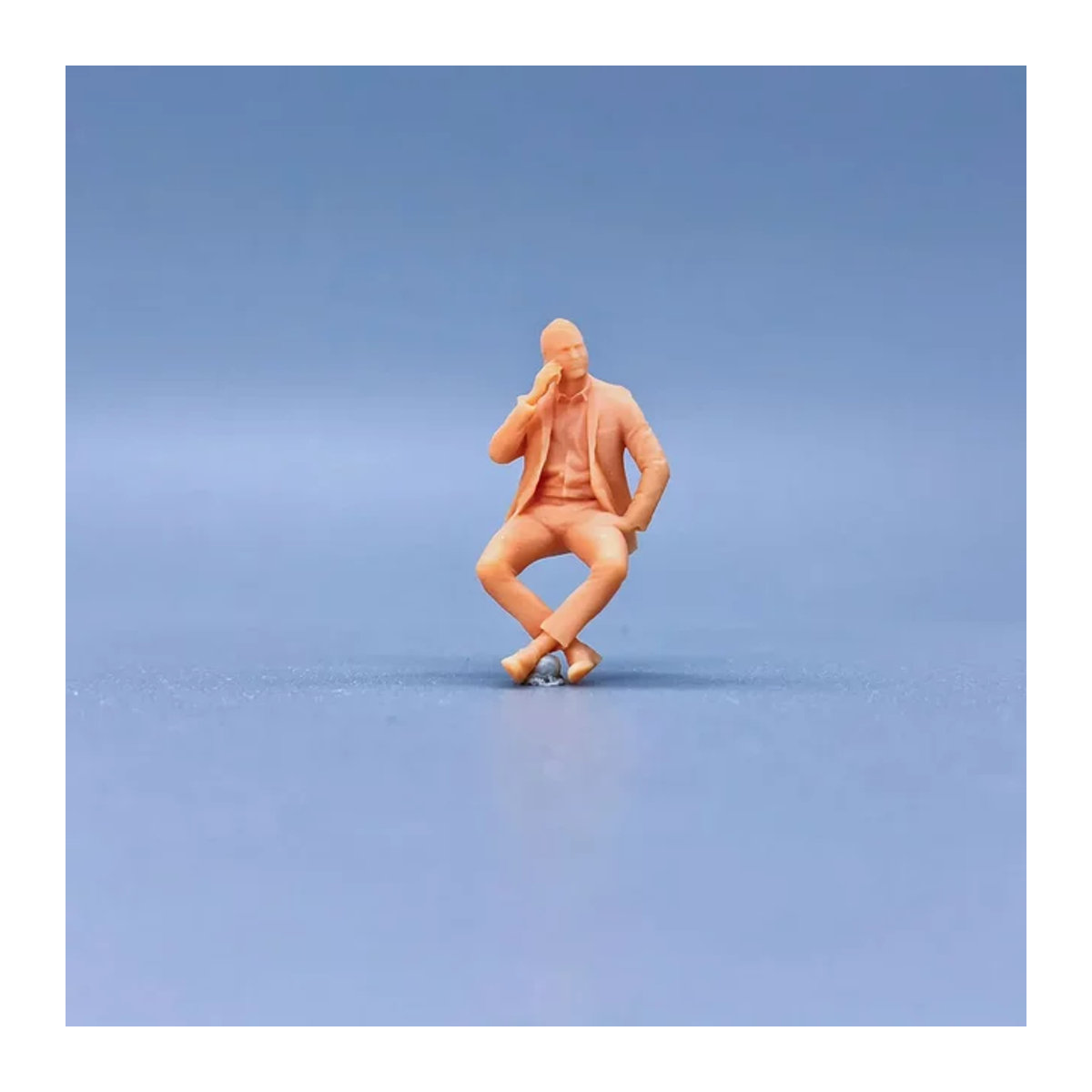 EHCMODEL Miniatur Diorama Handbemalte Figuren aus Kunstharz Mann im Gespräch Orange S602-2nd - Bild 1