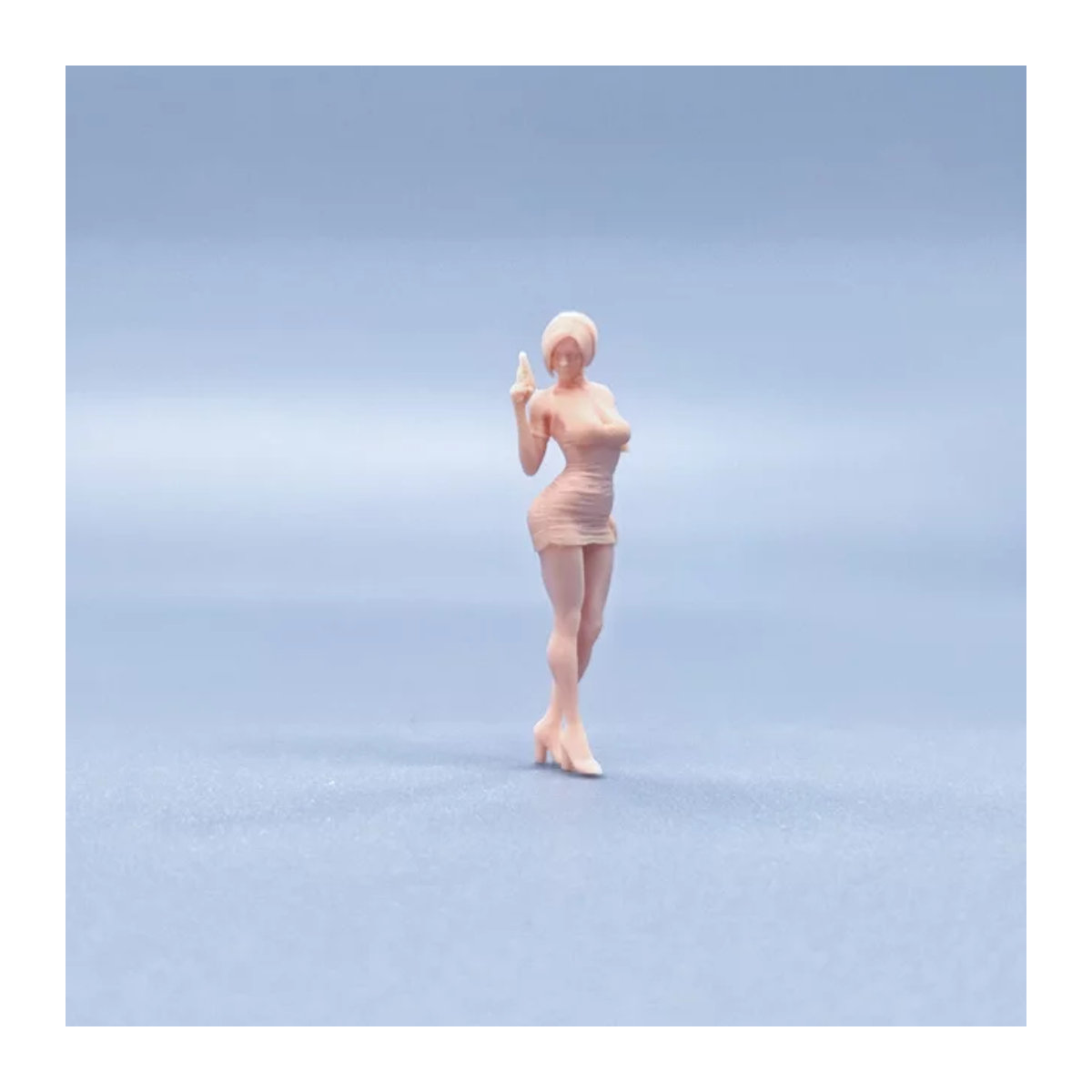 EHCMODEL Miniaturen Ada Krise aus Kunstharz in Beige für Diorama und Modellbau - Bild 1