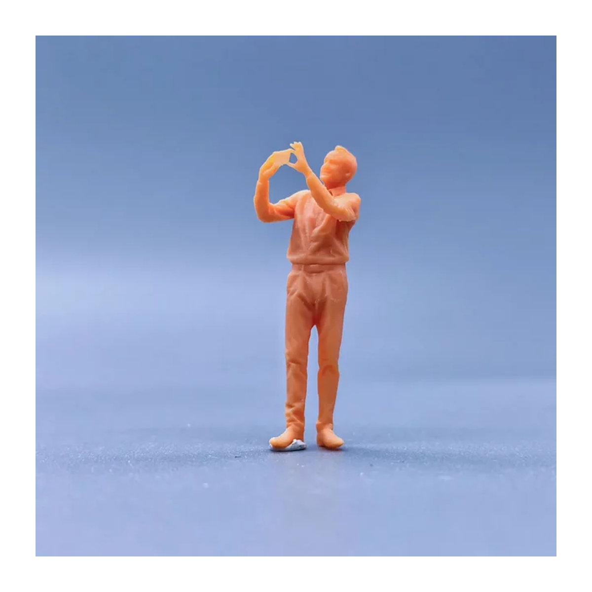 EHCMODEL Unbemalte Miniaturfigur aus Kunstharz für Diorama – Männliche Selfie-Hand-Modellfigur in Orange - Bild 1