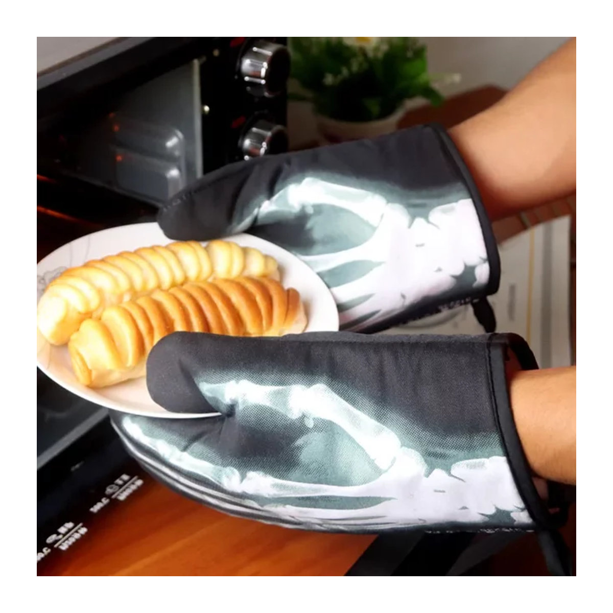 Ein Paar hitzebeständige Baumwollhandschuhe mit lustigen Drucken für Mikrowelle und Ofen, rutschfestes Backzubehör - Bild 1