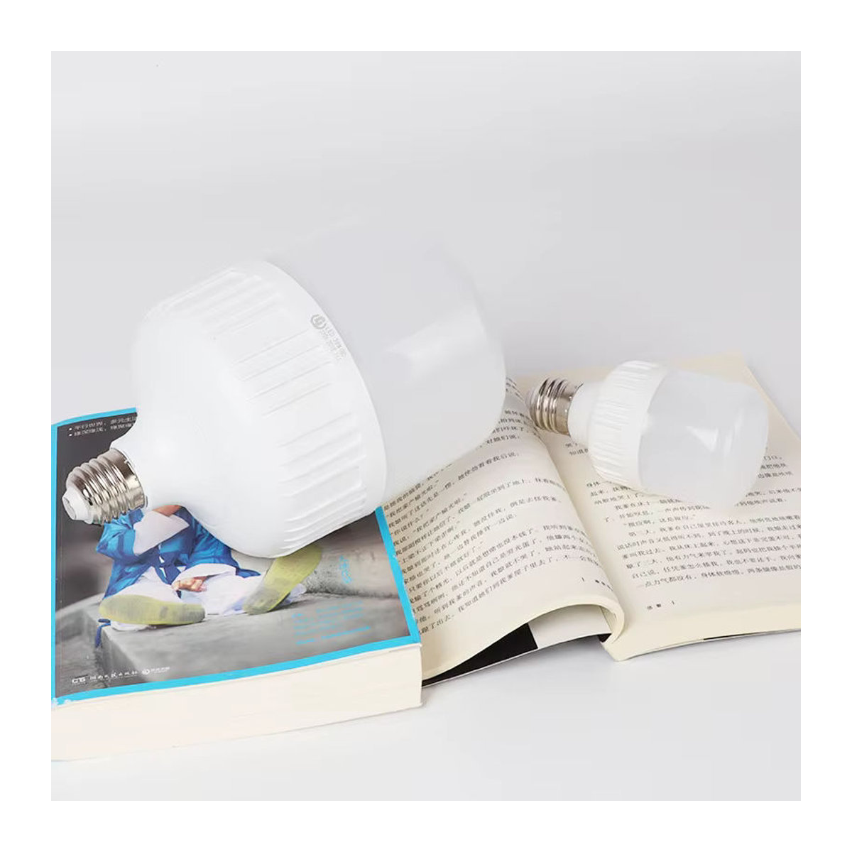 Energiesparende LED-Lampe mit E27 Schraubfassung für Wohnzimmer, Schlafzimmer und Büro - Bild 2