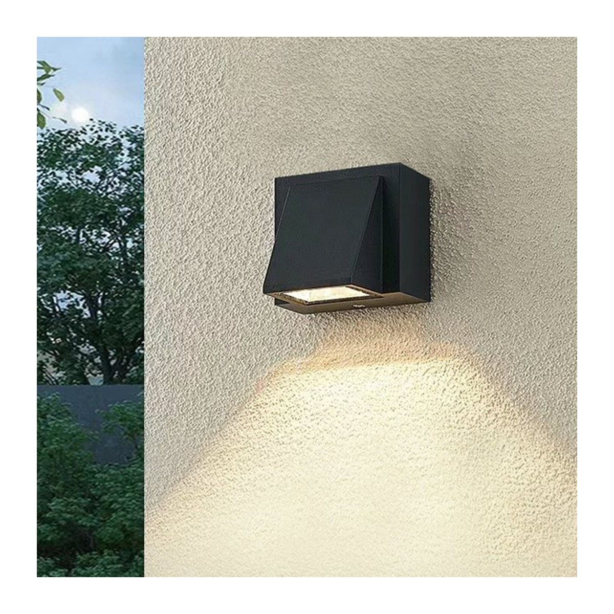 EnwYe LED-Wandleuchte für den Außenbereich in Schwarz, moderne wasserdichte Außenleuchte für Garten und Veranda mit Up-and-Down-Lichteffekt - Bild 1