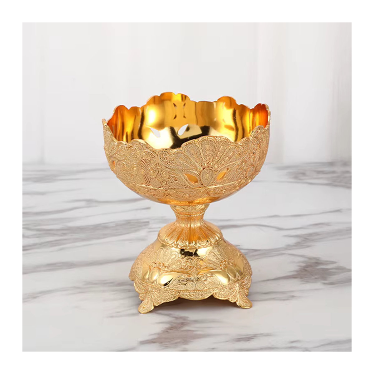 Erddim Serviertablett aus Metall in Gold mit floralem Design, rundes Obsttablett für Obst, Dessert und Snacks zur Tischdekoration - Bild 3