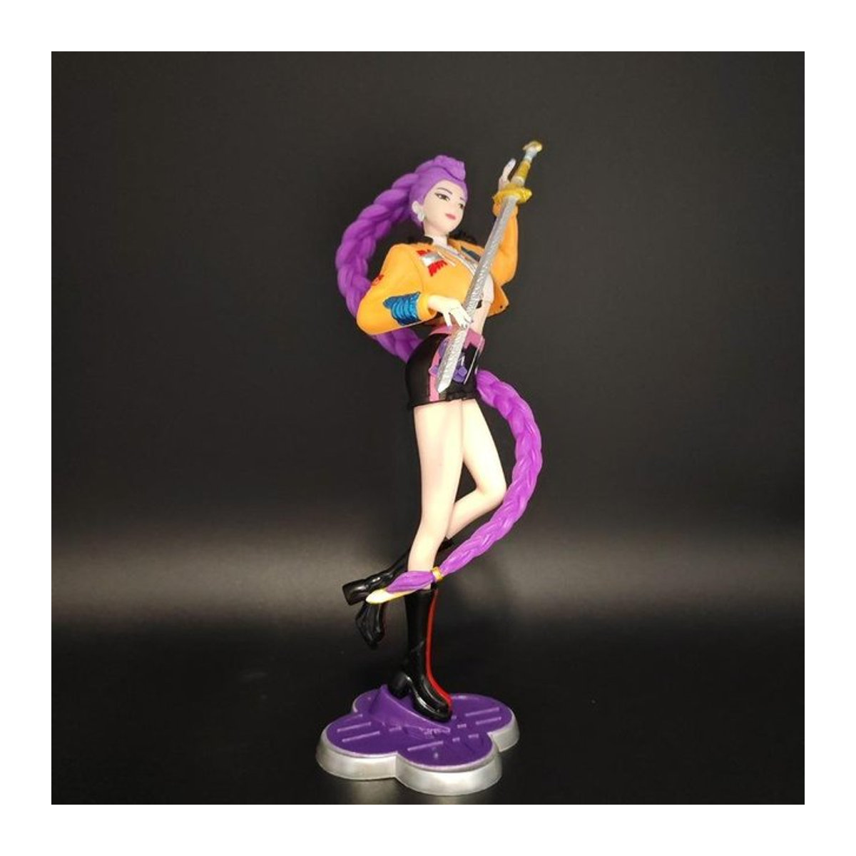 Fashnics K-POP HUNTR/X Dämonenjäger Rumi Actionfigur aus PVC als Schreibtischdekoration - Bild 1