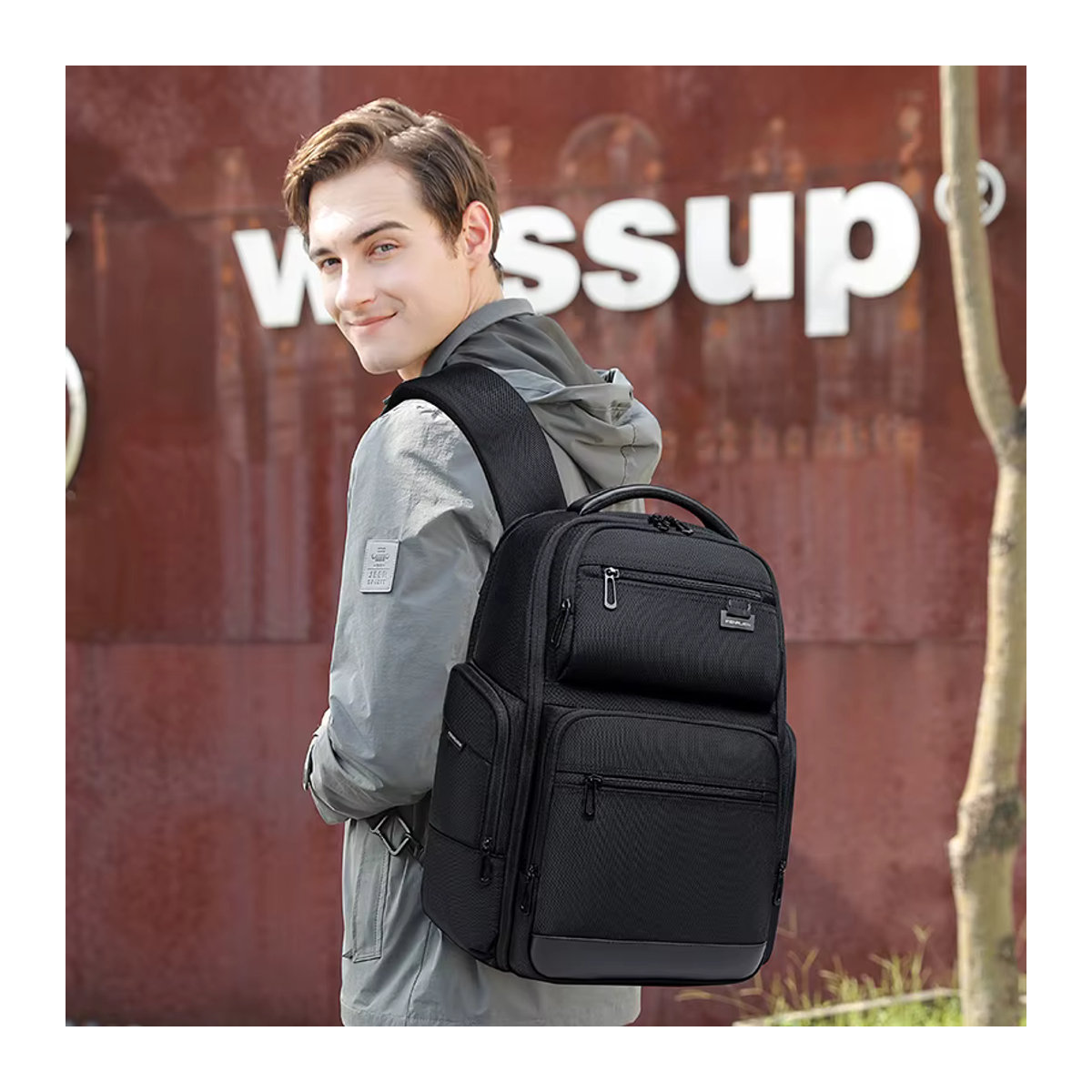 Fenruien Rucksack für Männer 43L Schwarz Modern Wasserdicht mit USB-Ladefunktion und Laptopfach - Bild 3