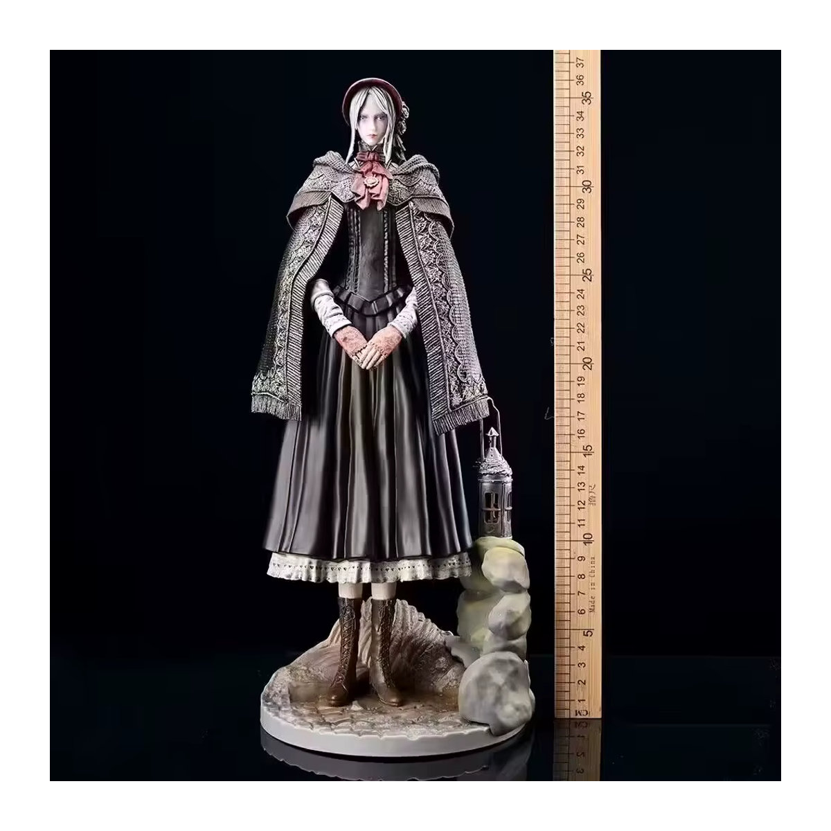 Figma 536 Lady Maria der Astral Clocktower Action Figure aus Bloodborne mit LED, schwarz, Höhe: 36 cm - Bild 6
