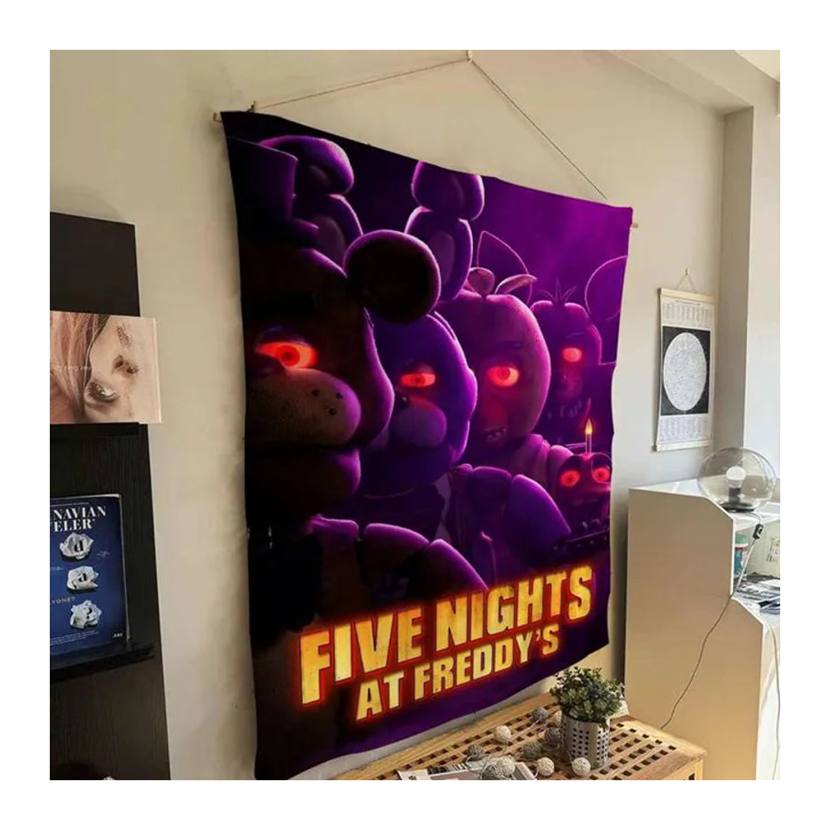 Five Nights at Freddy's Cartoon Wandteppich in Lila als dekorativer Textil-Wandbehang im Hochformat - Bild 1