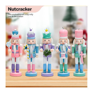 Fünfteiliges Set bunte Nussknacker aus Holz als Weihnachtsanhänger in Macaron-Farben, Höhe: 12 cm