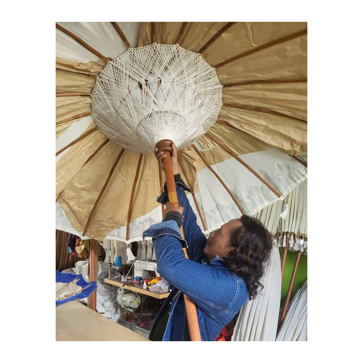 Garten Sonnenschirm SHAMTAM mit Blattgold Muster im Bali-Design, Durchmesser: 2 m - Bild 2
