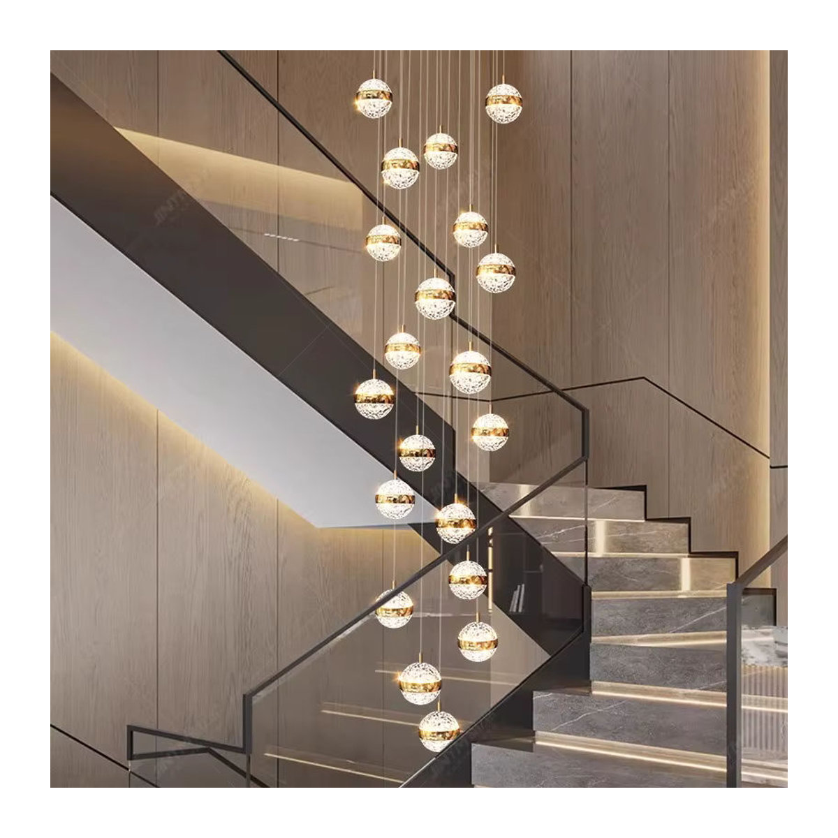 Gbbmade Kronleuchter in Silber und Glas im skandinavischen Design für Wohnzimmer und Esszimmer - Bild 3