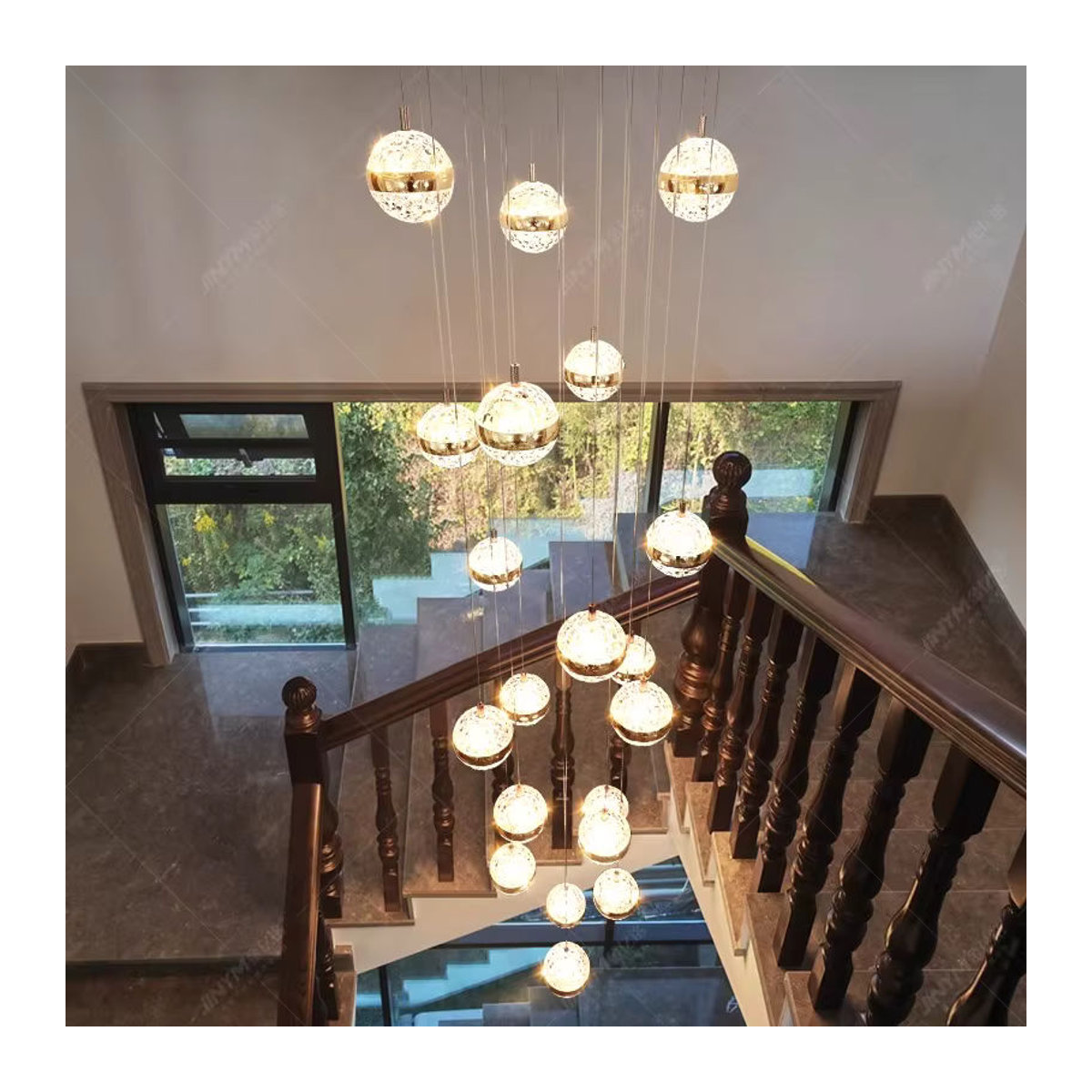 Gbbmade Kronleuchter in Silber und Glas im skandinavischen Design für Wohnzimmer und Esszimmer - Bild 4