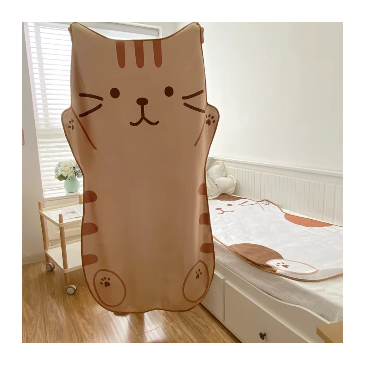 GDzaccly Kuschelige Katzen-Plüschdecke aus Flanell in Braun, Weiß und Beige, 150 cm für Kinder und Babys - Bild 3