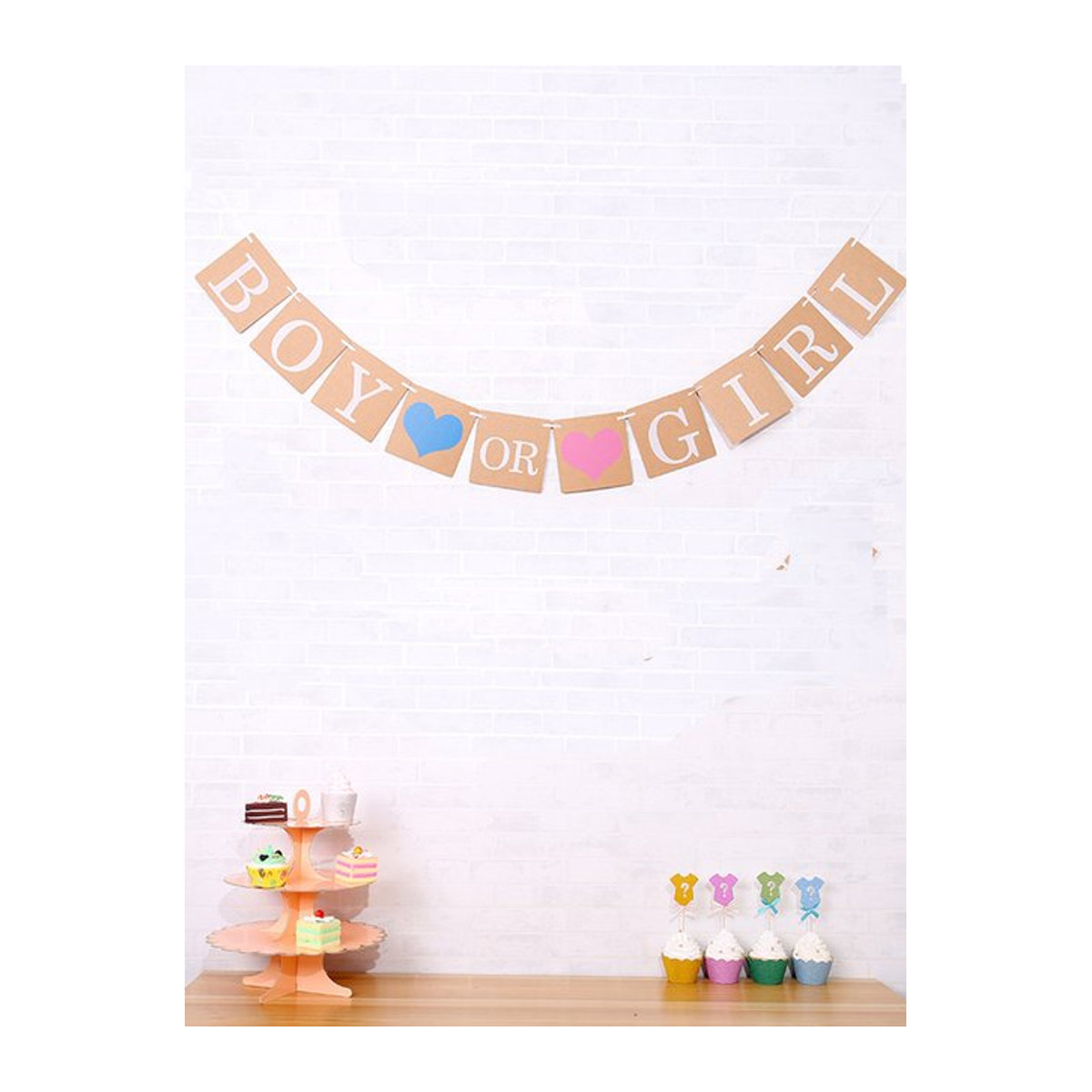 Gender Reveal Party Banner Paper Boy or Girl mit Buchstaben und Herzen in Beige zum Aufhängen - Bild 1