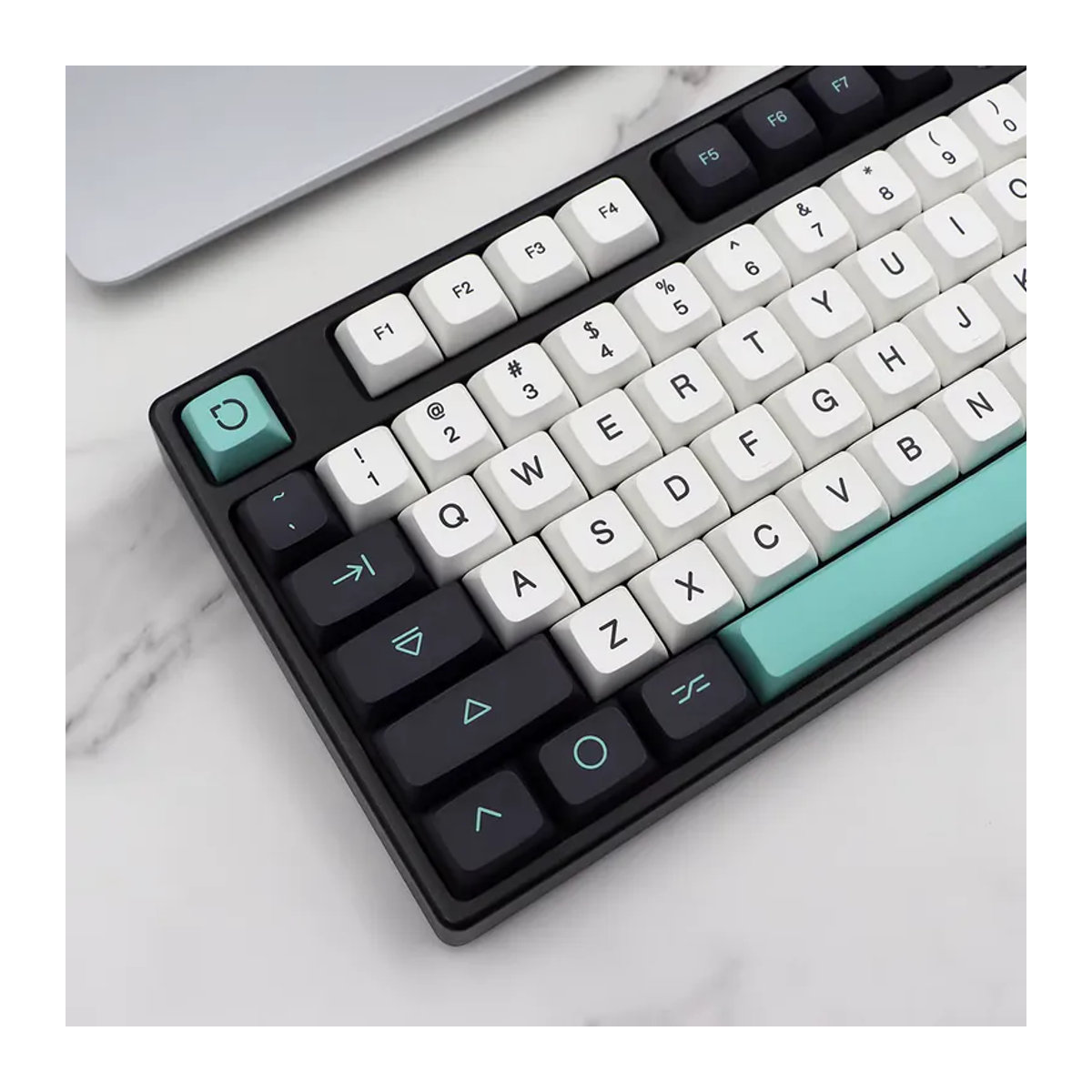 Geoma Keycap Set aus PBT im XDA Profil mit japanischen, koreanischen und europäischen Layouts für mechanische Tastaturen wie DZ60, RK61 und GK64, mehrfarbig - Bild 2