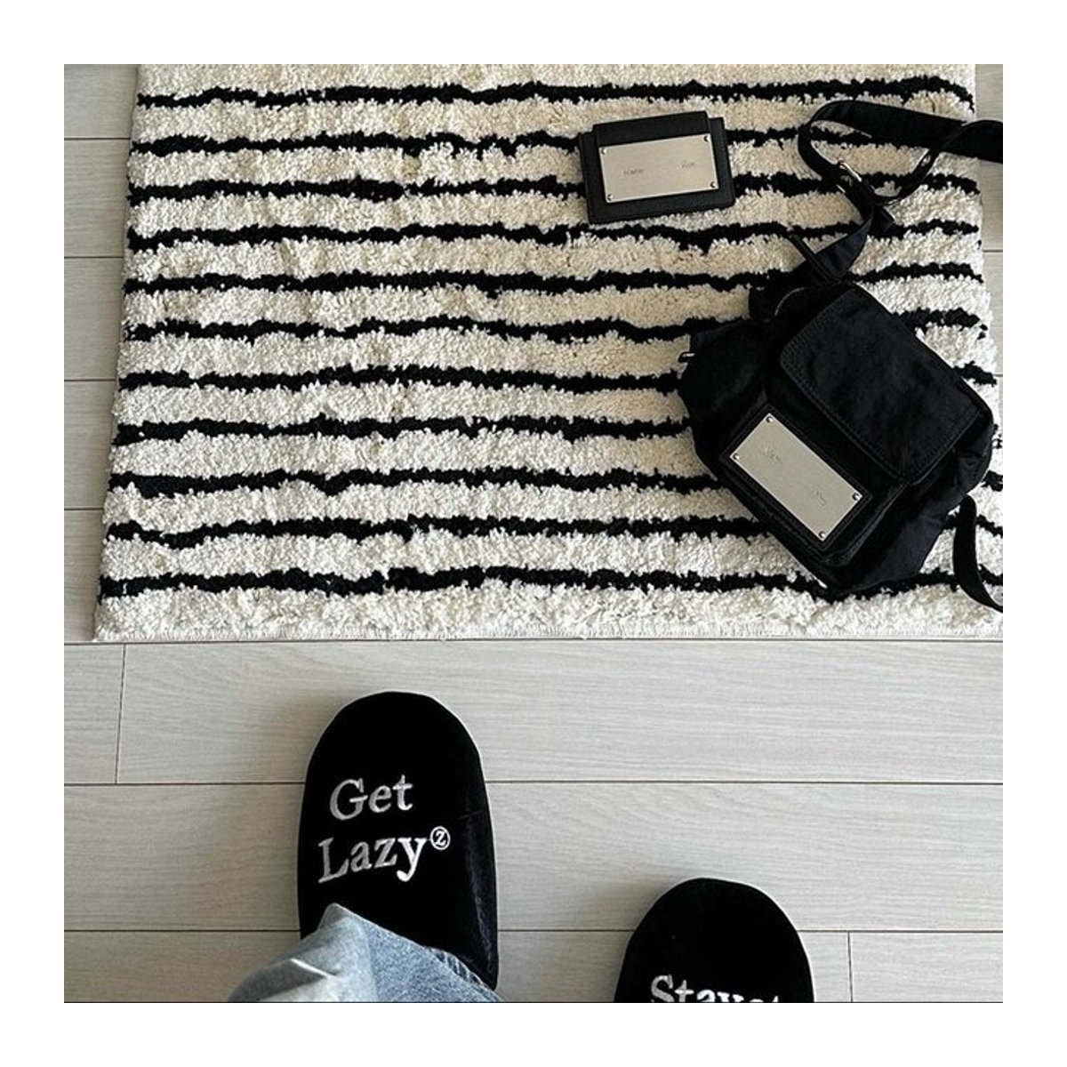 Getufteter Teppich im Nordic Wabi-Sabi-Stil mit schwarz-weißem Schachbrettmuster für Schlafzimmer und Badezimmer - Bild 1
