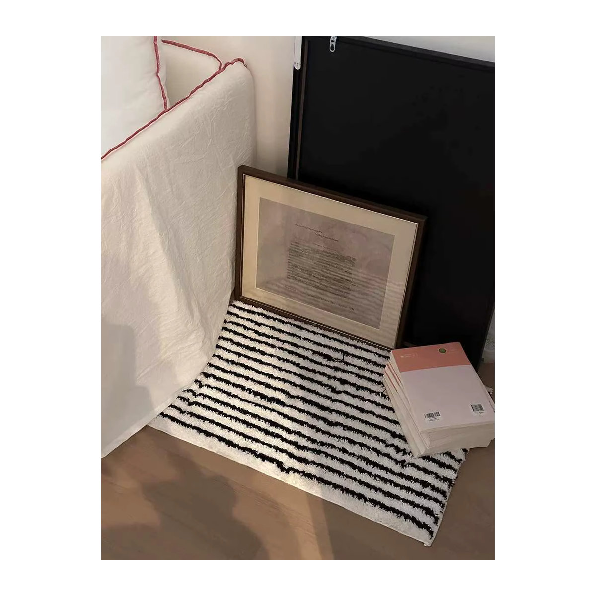 Getufteter Teppich im Nordic Wabi-Sabi-Stil mit schwarz-weißem Schachbrettmuster für Schlafzimmer und Badezimmer - Bild 3