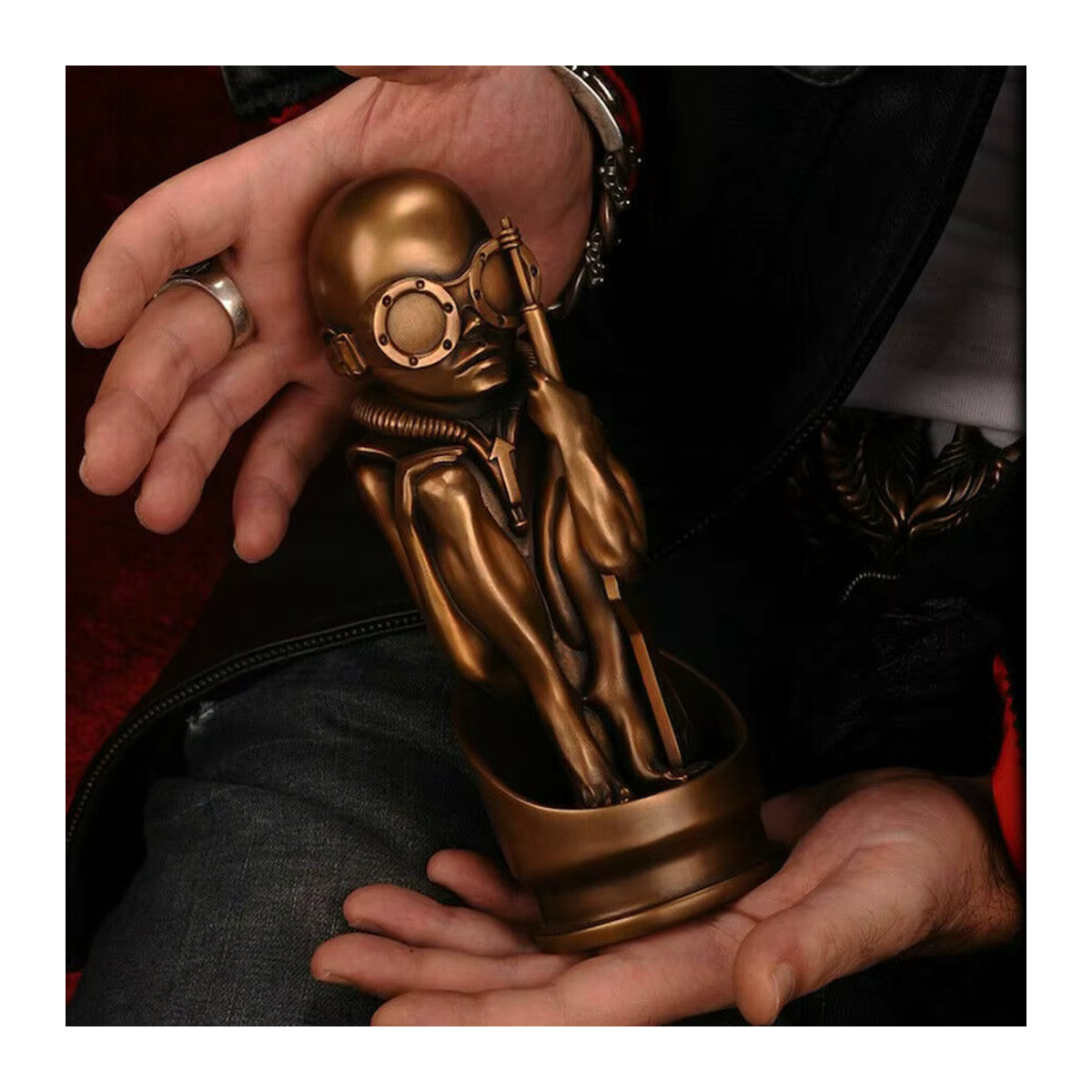 Giger Alien AVP Sammelmodell Bronze Statue Baby Alien aus Alien vs. Predator in Braun und Gold - Bild 2