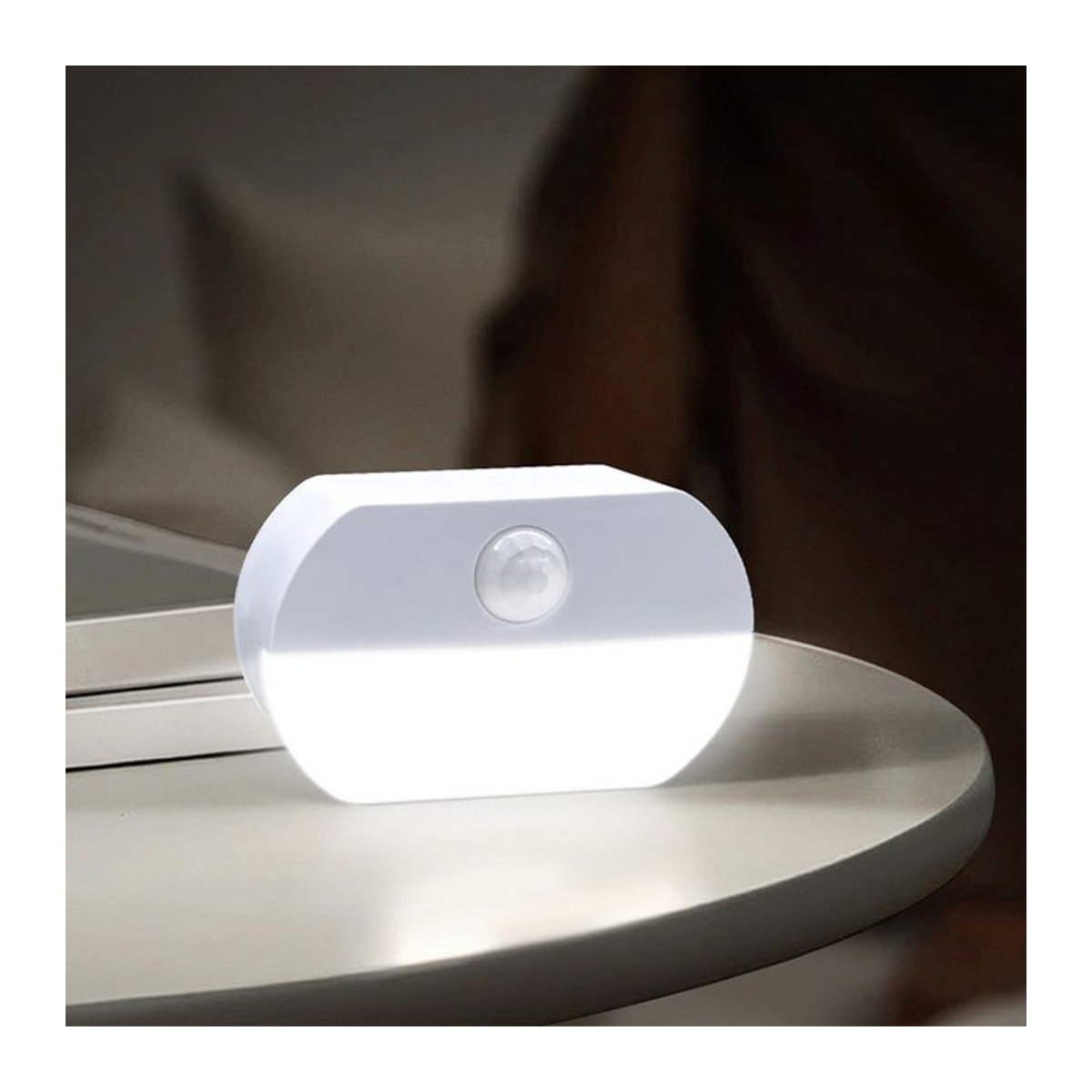 Globvat Minimalistisches LED-Nachtlicht mit Infrarot-Bewegungsmelder, batteriebetrieben zum Aufkleben für Flur, Treppe, Schrank, Schlafzimmer und Badezimmer - Bild 1
