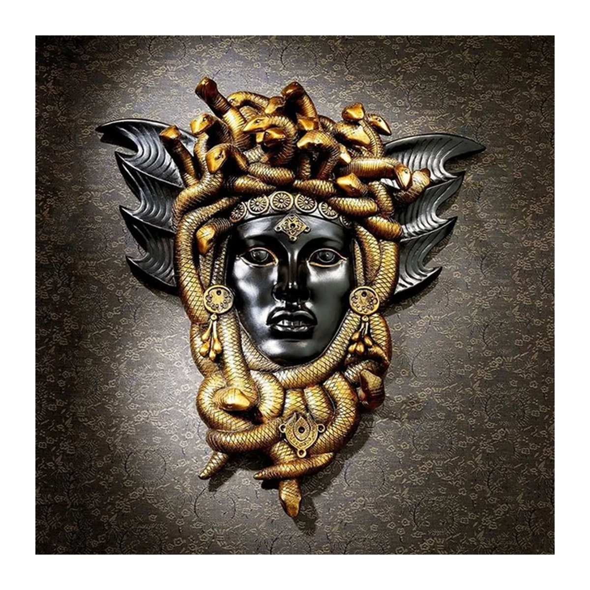 Goldene Medusa-Kopf Skulptur aus Kunstharz als Wandbehang für dein Zuhause - Bild 1