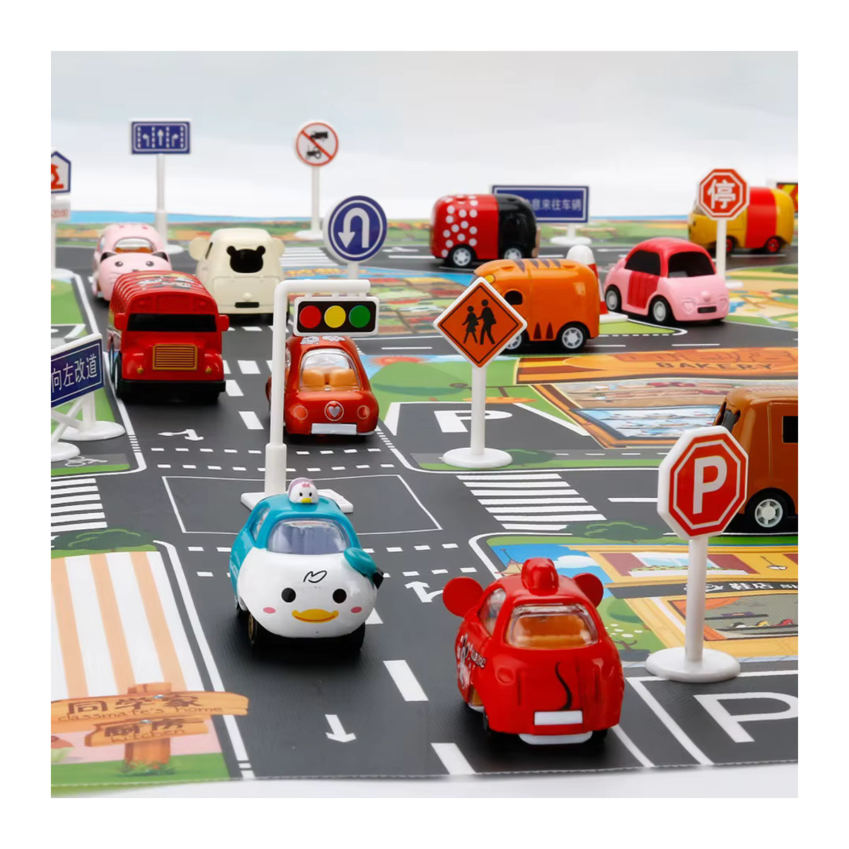 Großer Spielteppich für Kinder mit Stadtansicht und Straßennetz in Multicolor - Bild 3