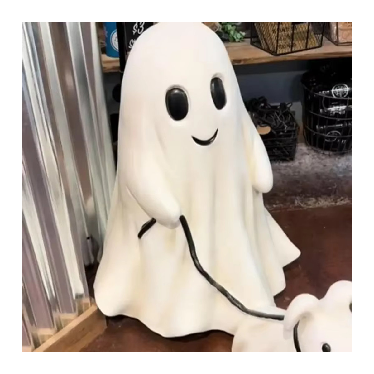 Gruselige Halloween Ghost Walking Hundestatue aus Kunstharz in Weiß - Bild 3