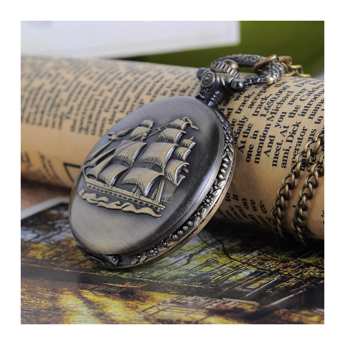 GT Vintage Quarz-Taschenuhr aus Metall in Gold und Braun mit Segelboot-Motiv, rund und hängend - Bild 2