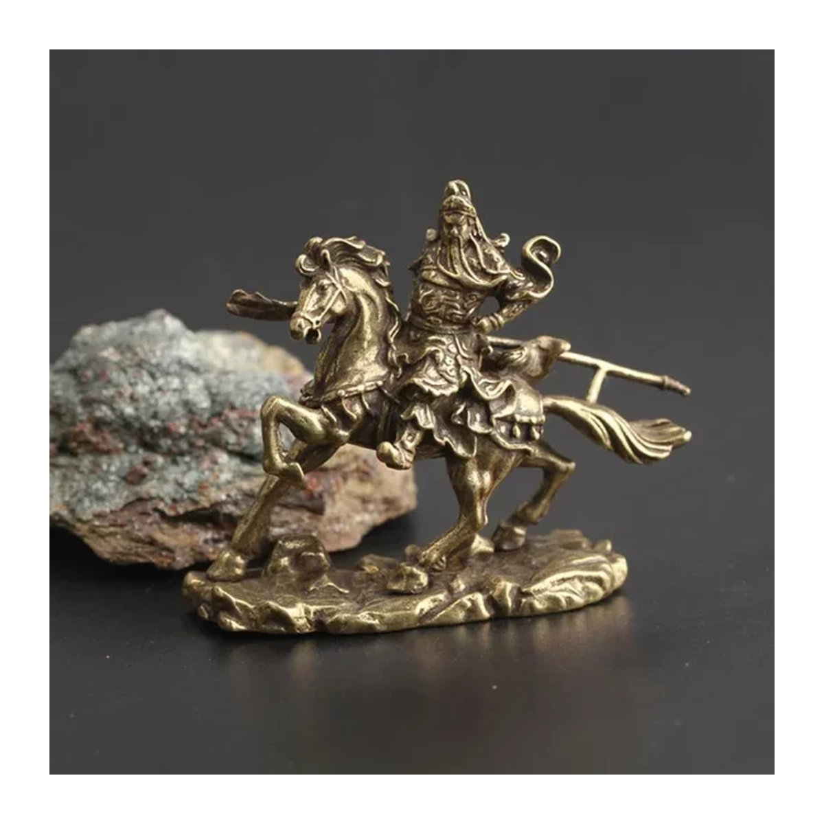Guan Gong Statue aus Messing – Chinesische Gott des Reichtums Figur auf Pferd als Dekoration für Büro und Schreibtisch - Bild 1