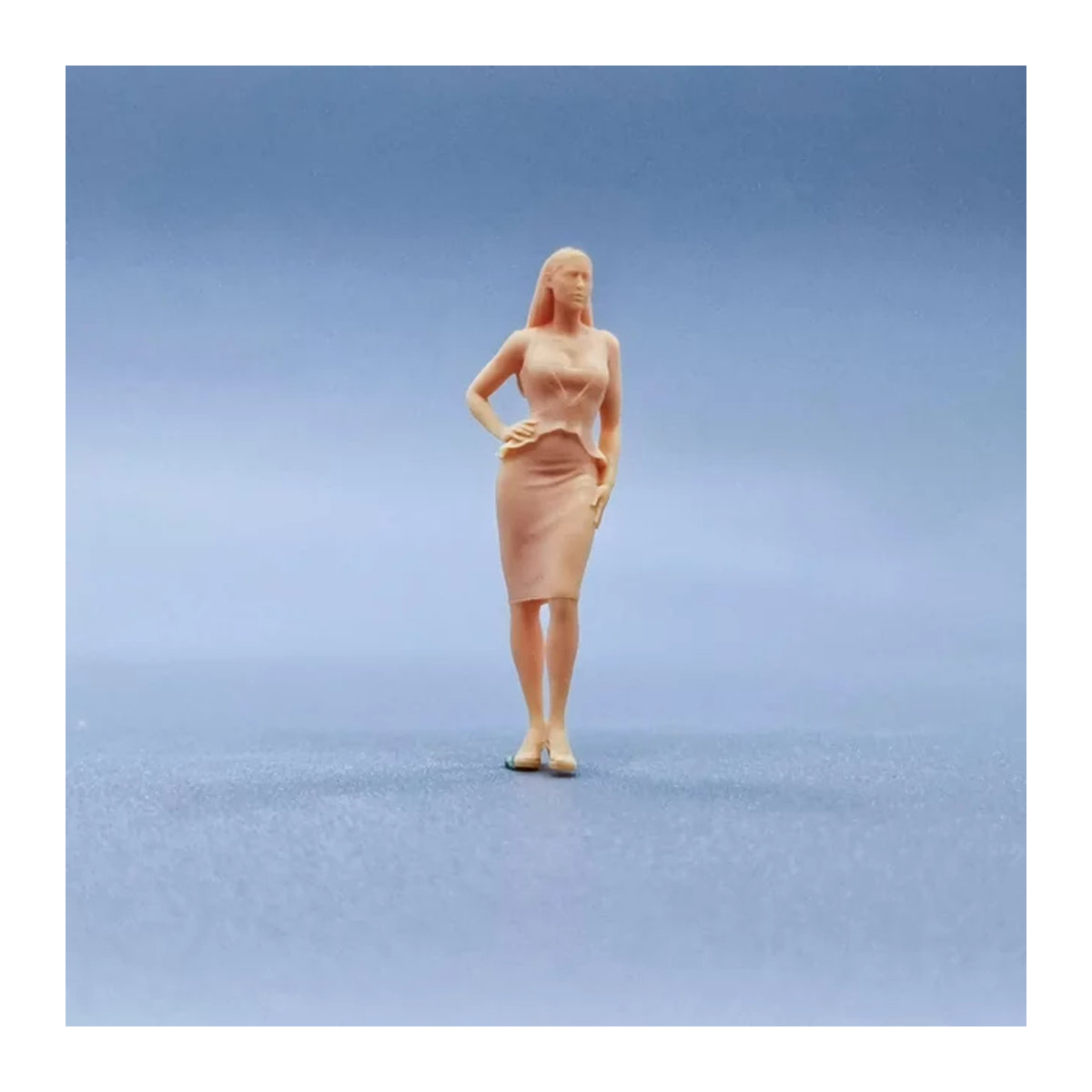 Hacker Empire Persephone Ungefärbte Miniaturfigur aus Kunstharz im Maßstab 1/64 in Beige - Bild 1