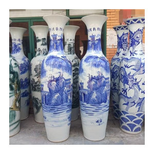 Handbemalte Porzellan-Bodenvase in Weiß mit abstraktem Vintage-Design und bauchiger Form