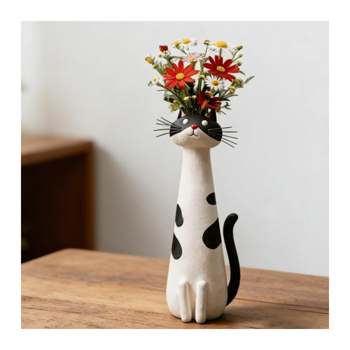 Handgefertigte Katzenvase von Global Garb in Weiß aus Harz für Blumen und Pampasgras - Bild 3