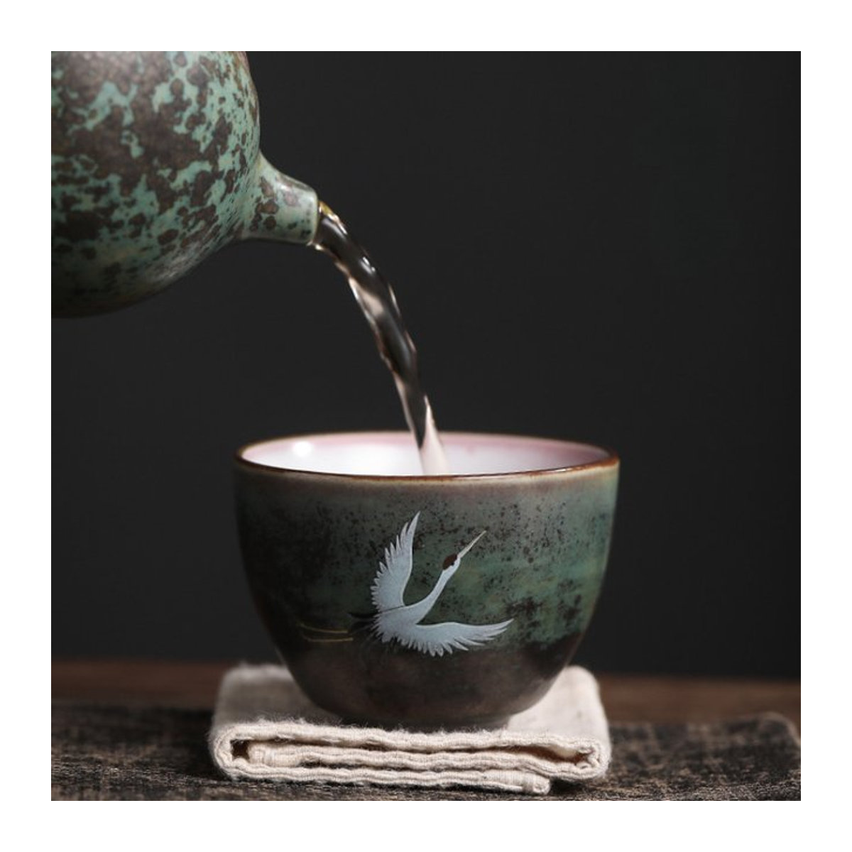 Handgefertigte Retro-Teetasse aus Keramik im Ruihe Chengxiang Crane Design, mehrfarbig und rund - Bild 1